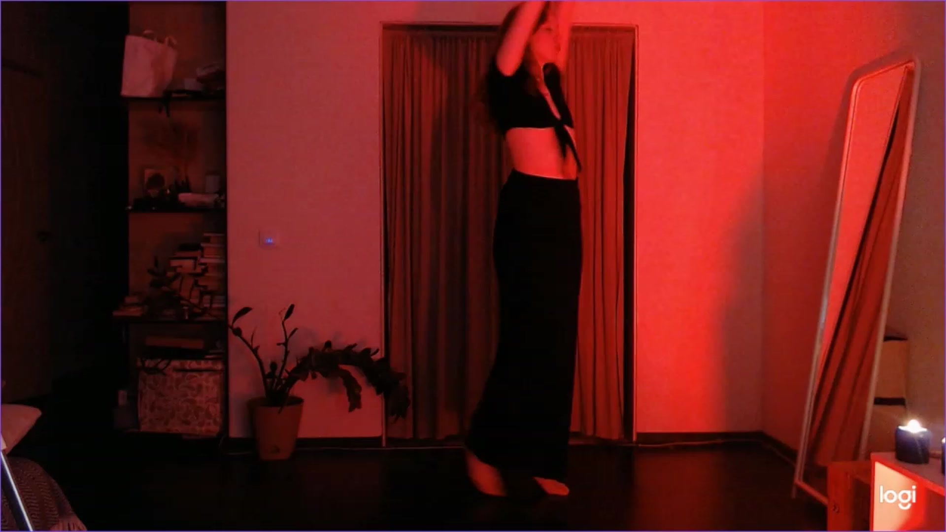 Gallery image thumbnail from DearSylvia's myfreecams stream on, 11/04/2023, 17:37 image 7 of 20