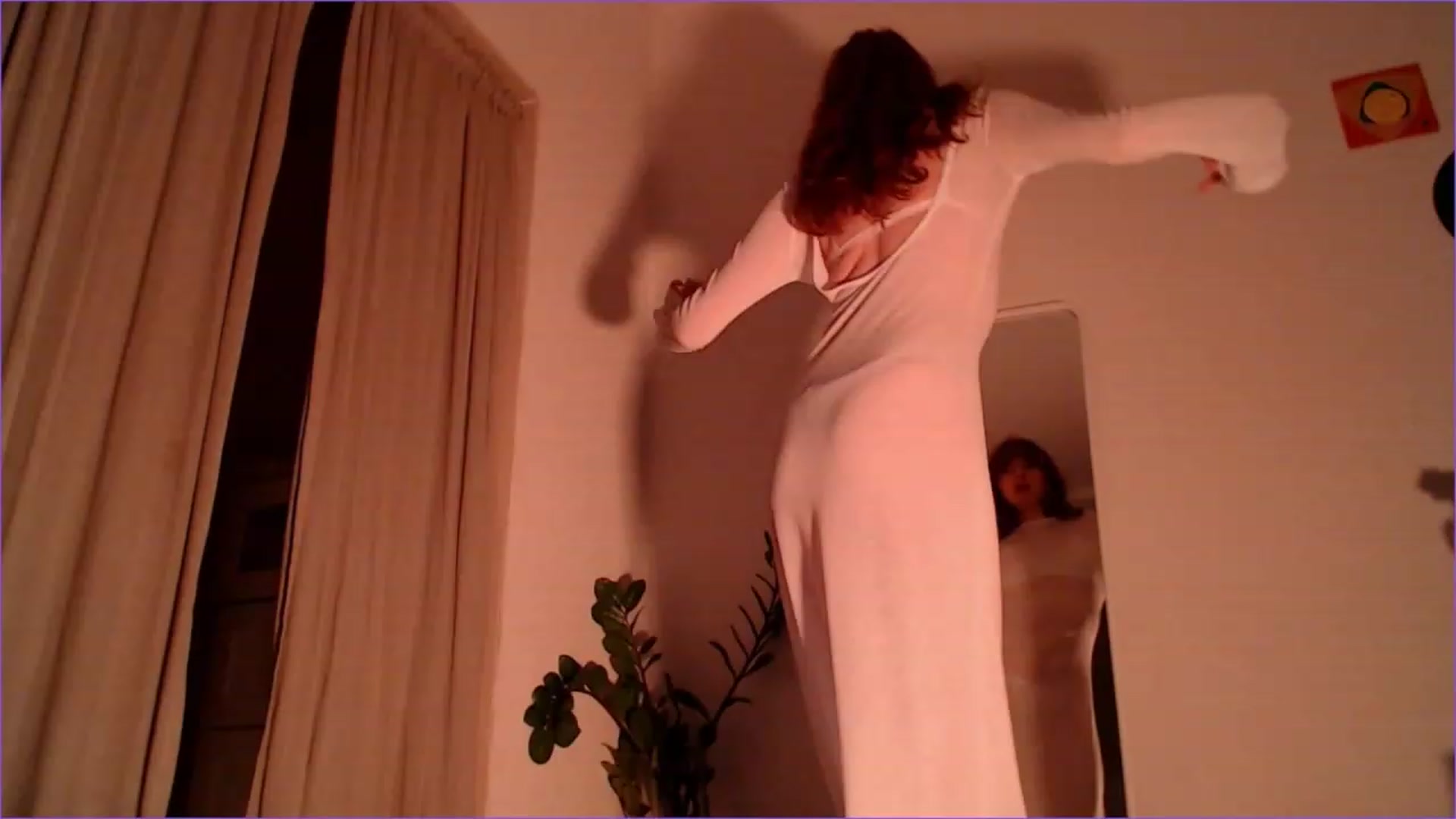 Gallery image thumbnail from DearSylvia's myfreecams stream on, 01/10/2024, 16:49 image 11 of 20