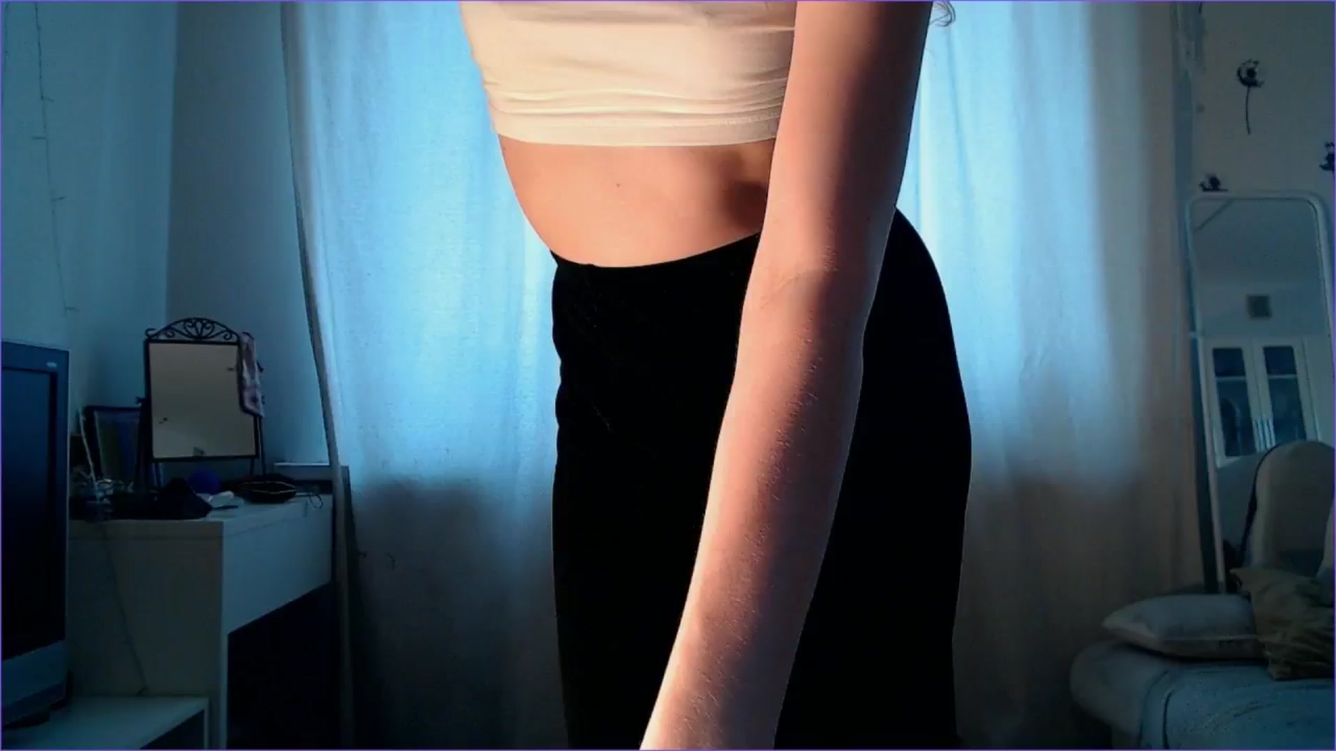 Gallery image thumbnail from DearSylvia's myfreecams stream on, 06/01/2024, 17:03 image 11 of 20