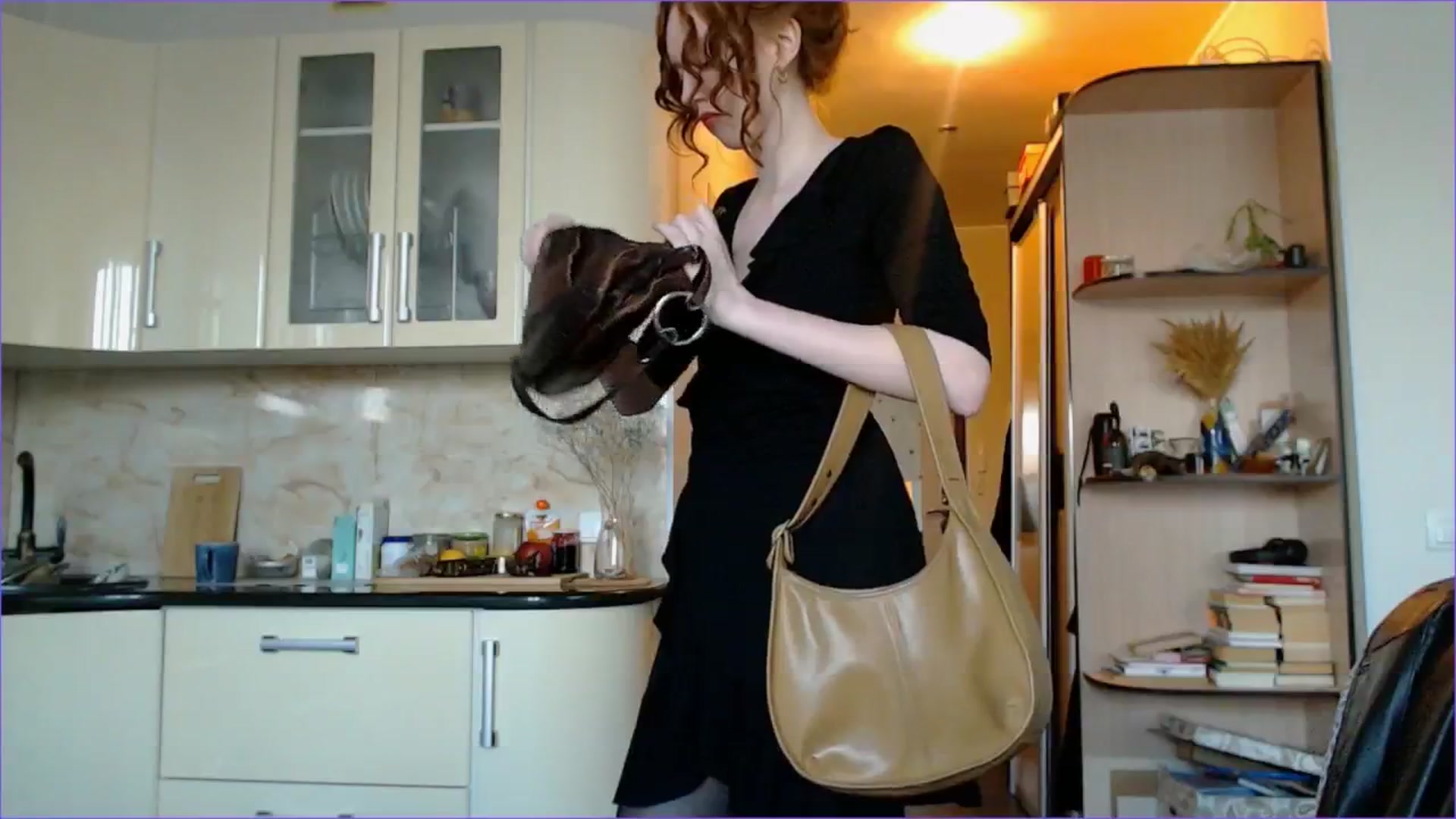 Gallery image thumbnail from DearSylvia's myfreecams stream on, 06/15/2024, 18:51 image 18 of 20