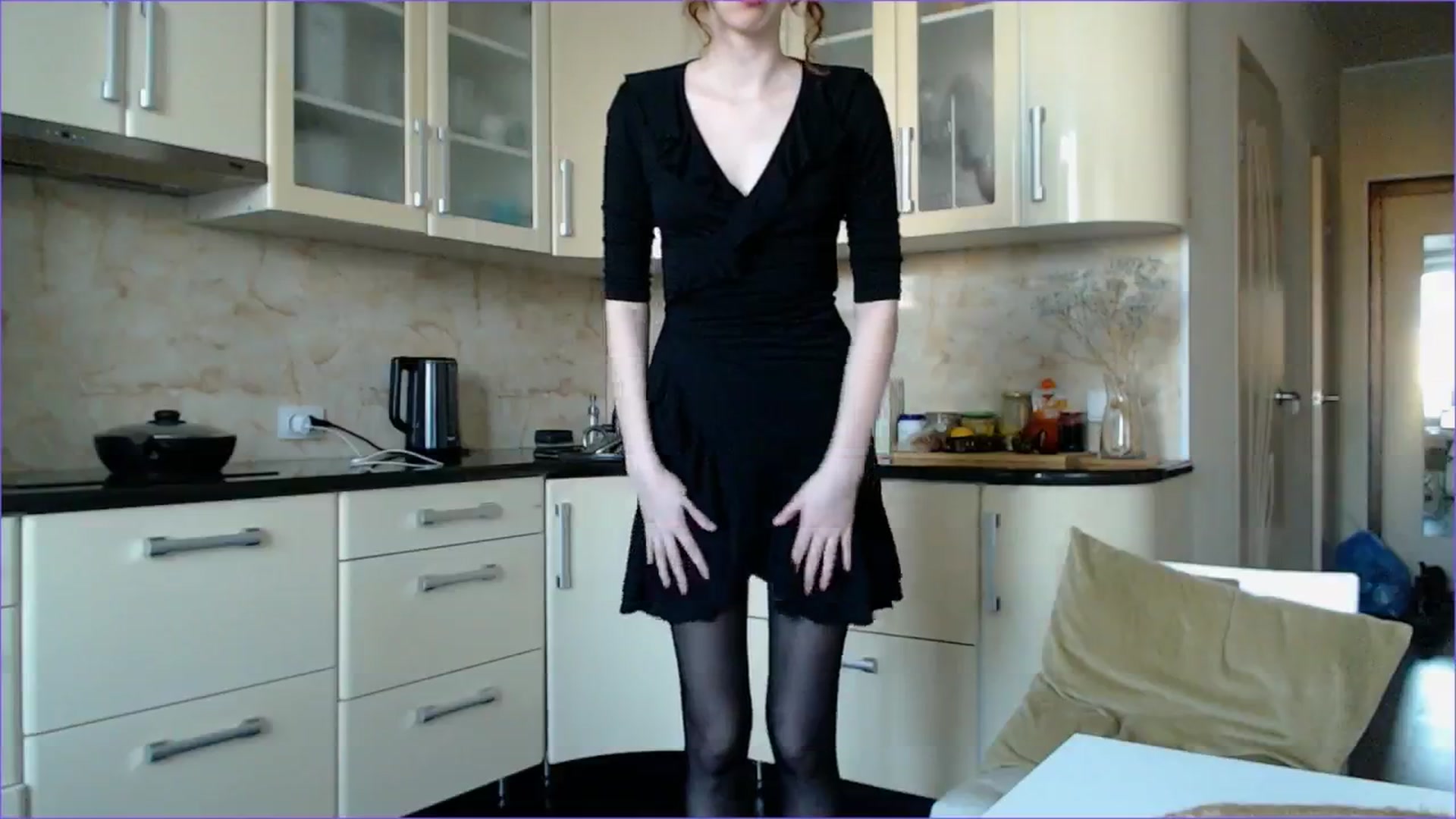 Gallery image thumbnail from DearSylvia's myfreecams stream on, 06/15/2024, 18:51 image 14 of 20