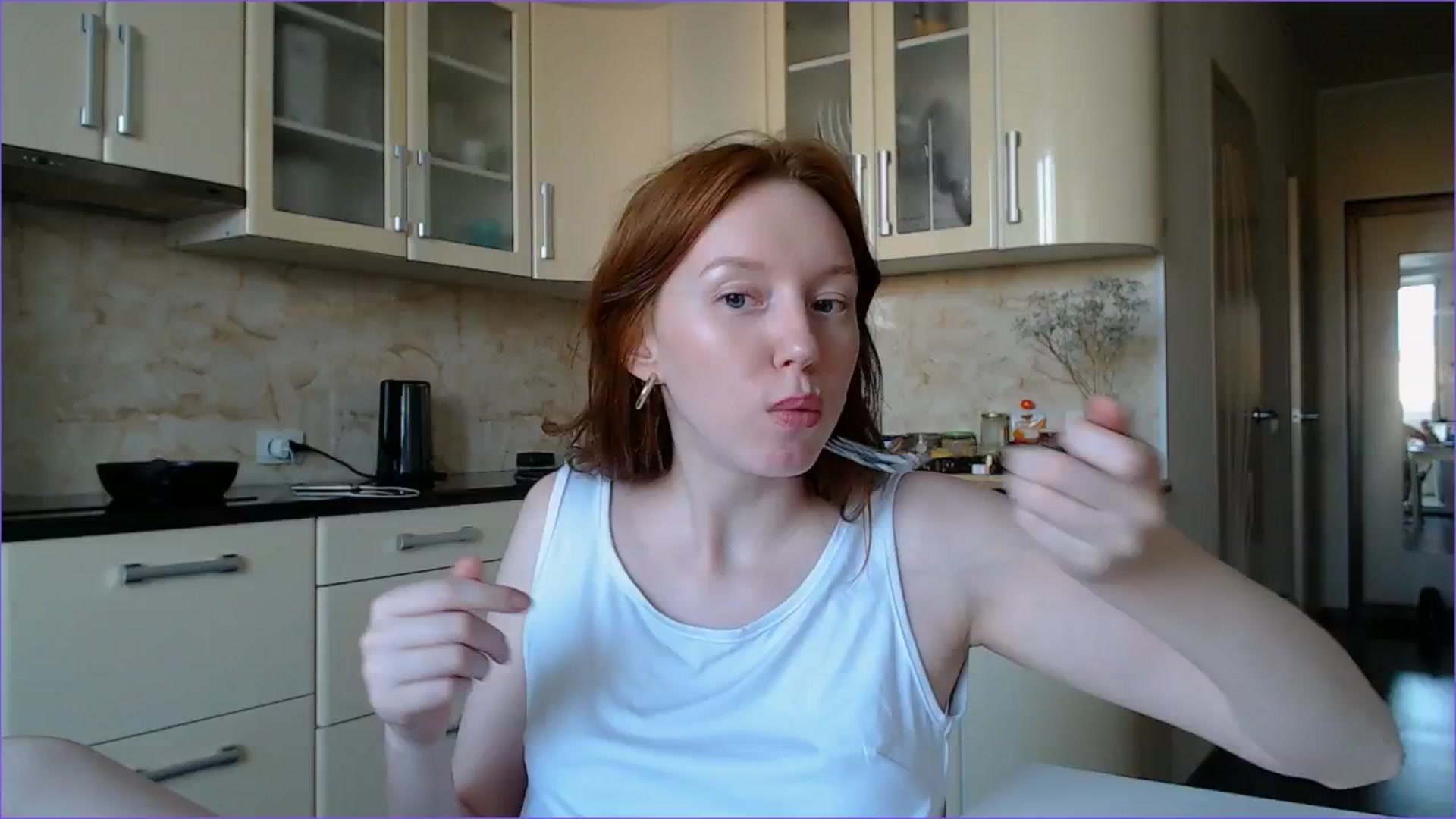 Gallery image thumbnail from DearSylvia's myfreecams stream on, 06/16/2024, 18:15 image 5 of 20