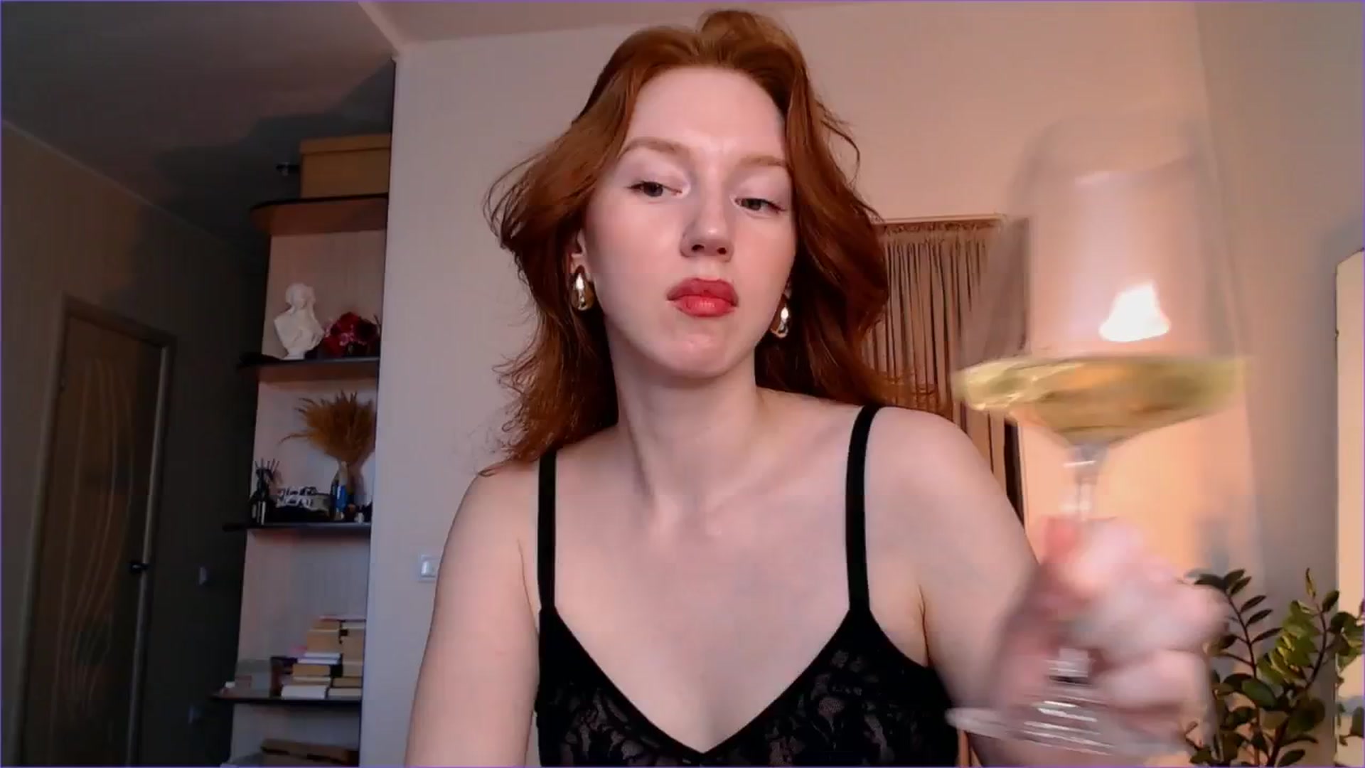 Gallery image thumbnail from DearSylvia's myfreecams stream on, 07/15/2024, 17:36 image 14 of 20