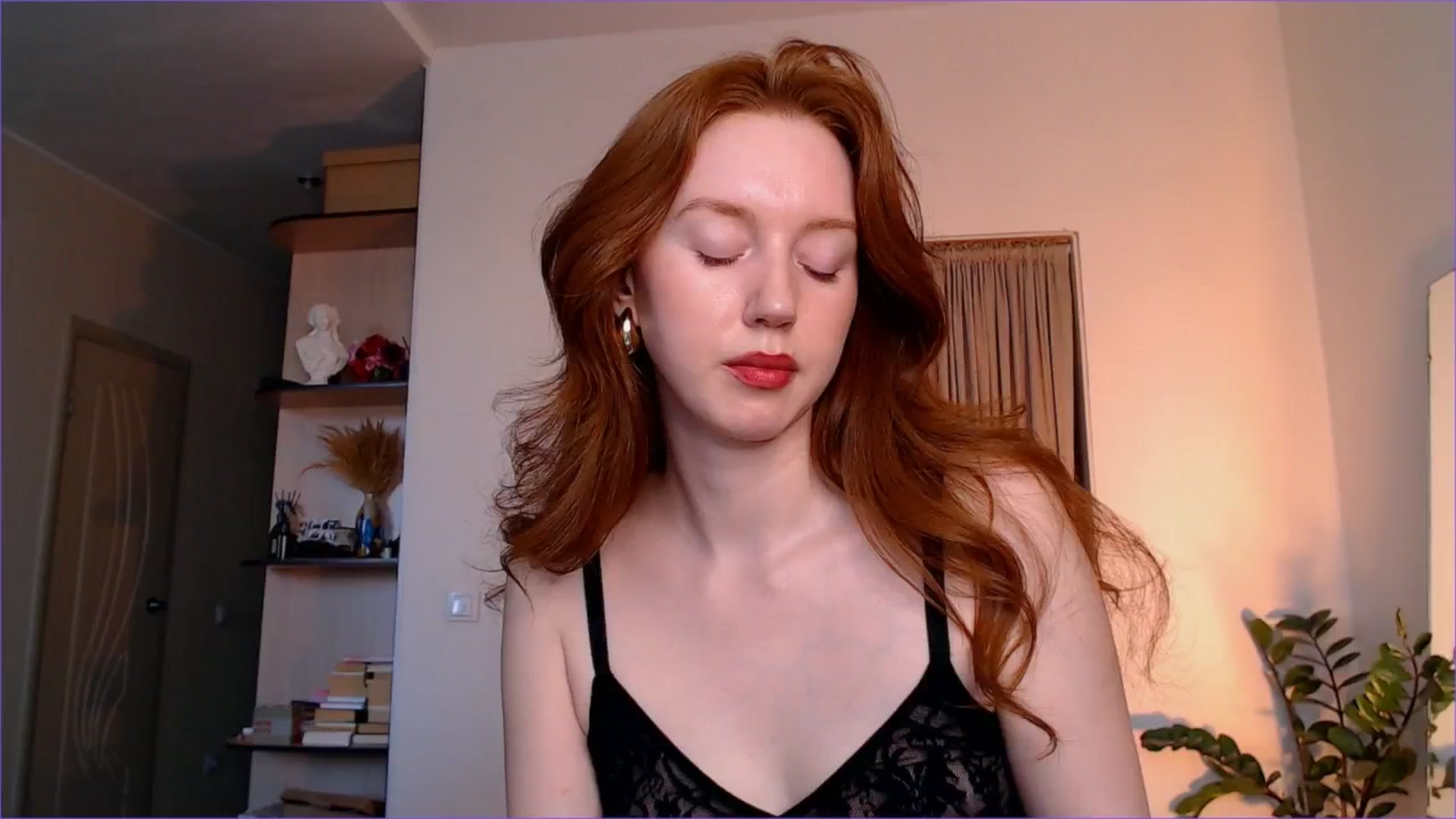 Gallery image thumbnail from DearSylvia's myfreecams stream on, 07/15/2024, 17:36 image 13 of 20