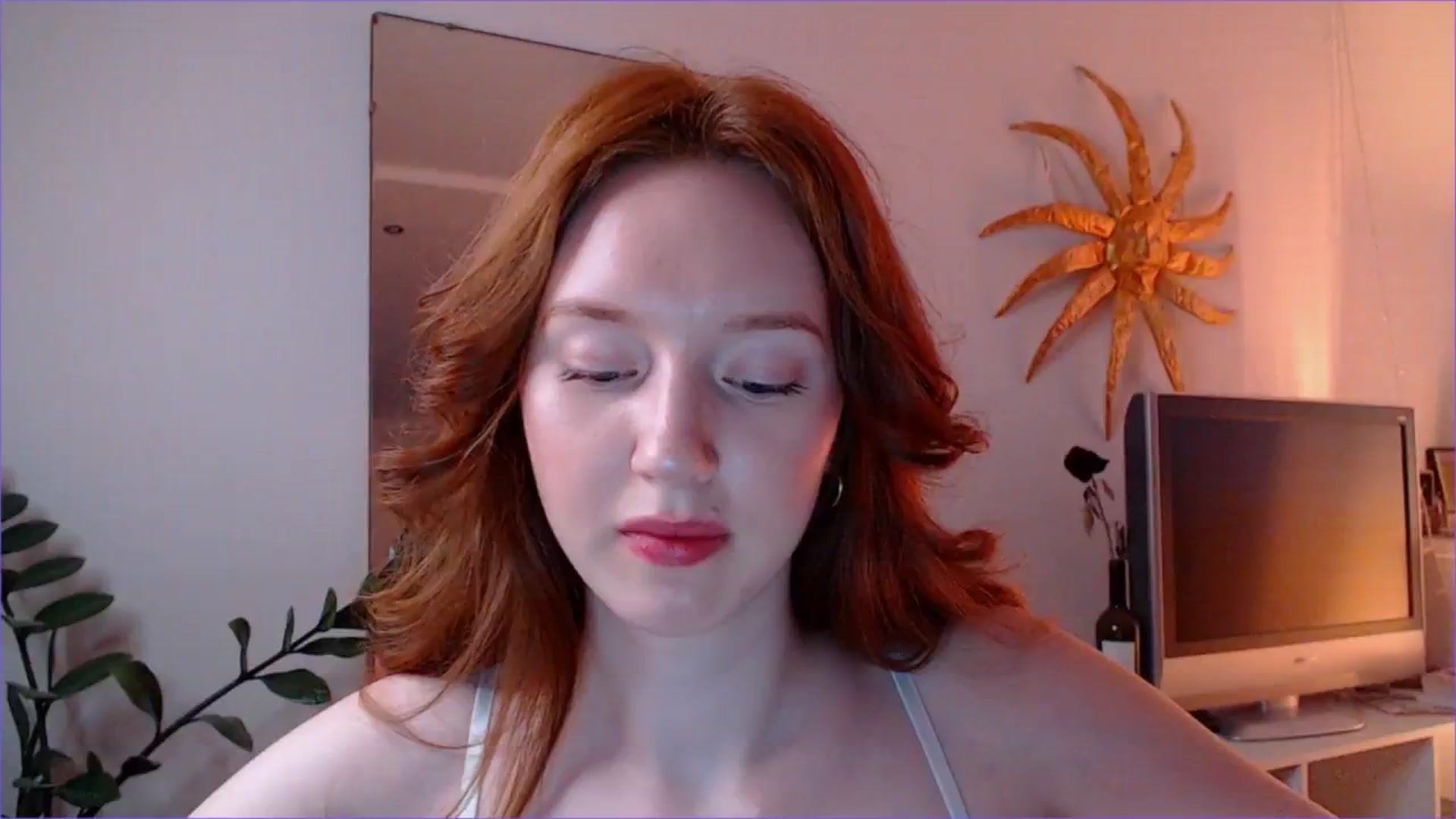Gallery image thumbnail from DearSylvia's myfreecams stream on, 08/03/2024, 18:29 image 17 of 20