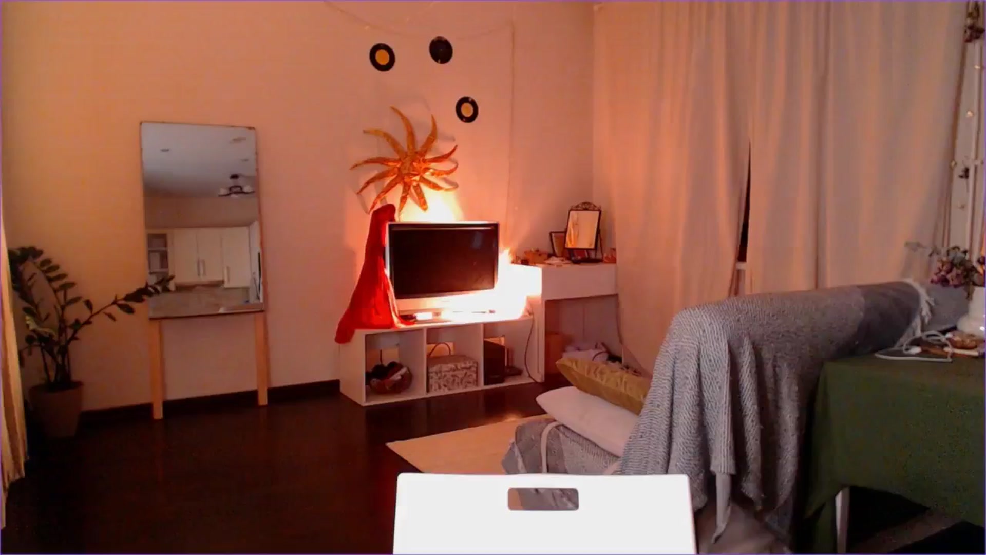 Gallery image thumbnail from DearSylvia's myfreecams stream on, 09/19/2024, 18:23 image 18 of 20
