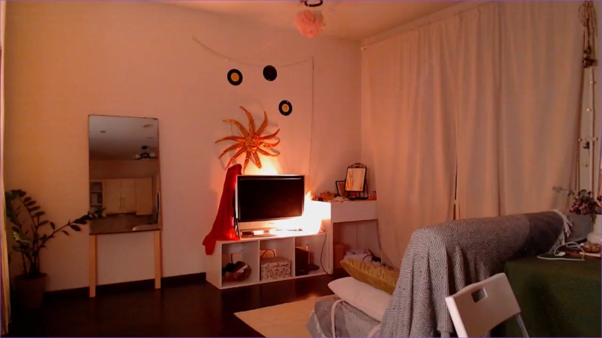 Gallery image thumbnail from DearSylvia's myfreecams stream on, 09/19/2024, 18:23 image 2 of 20