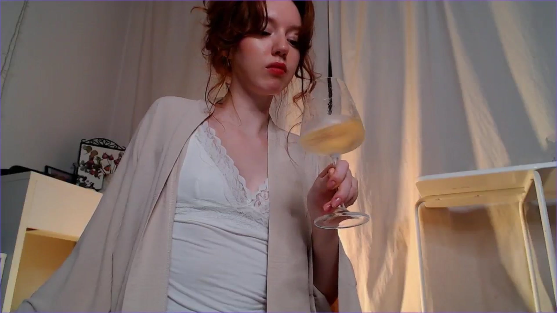 Gallery image thumbnail from DearSylvia's myfreecams stream on, 10/27/2024, 18:28 image 18 of 20