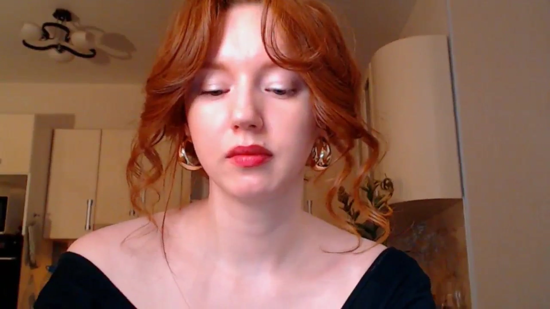 Gallery image thumbnail from DearSylvia's myfreecams stream on, 12/25/2024, 20:07 image 12 of 20