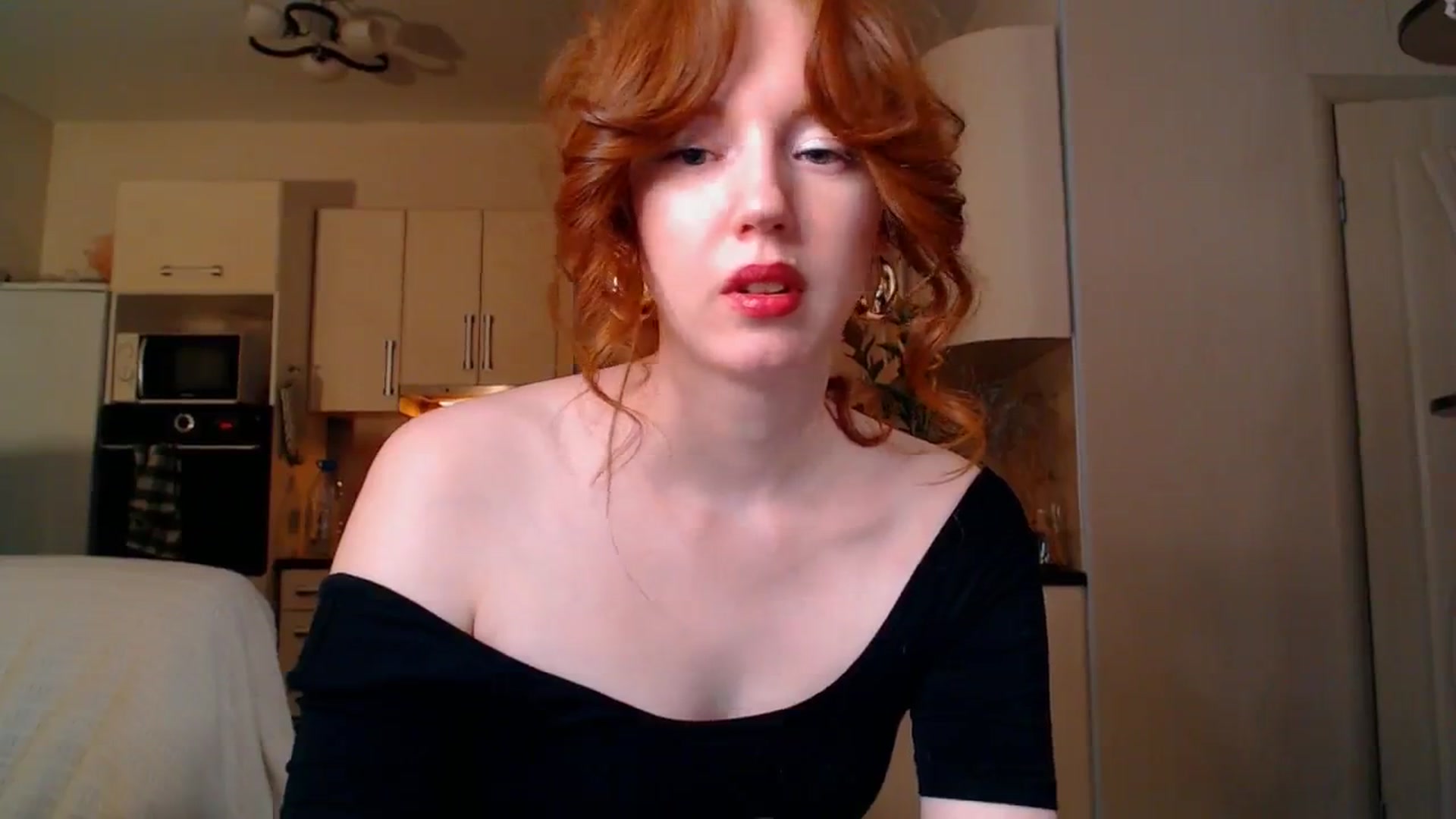 Gallery image thumbnail from DearSylvia's myfreecams stream on, 12/25/2024, 20:07 image 4 of 20