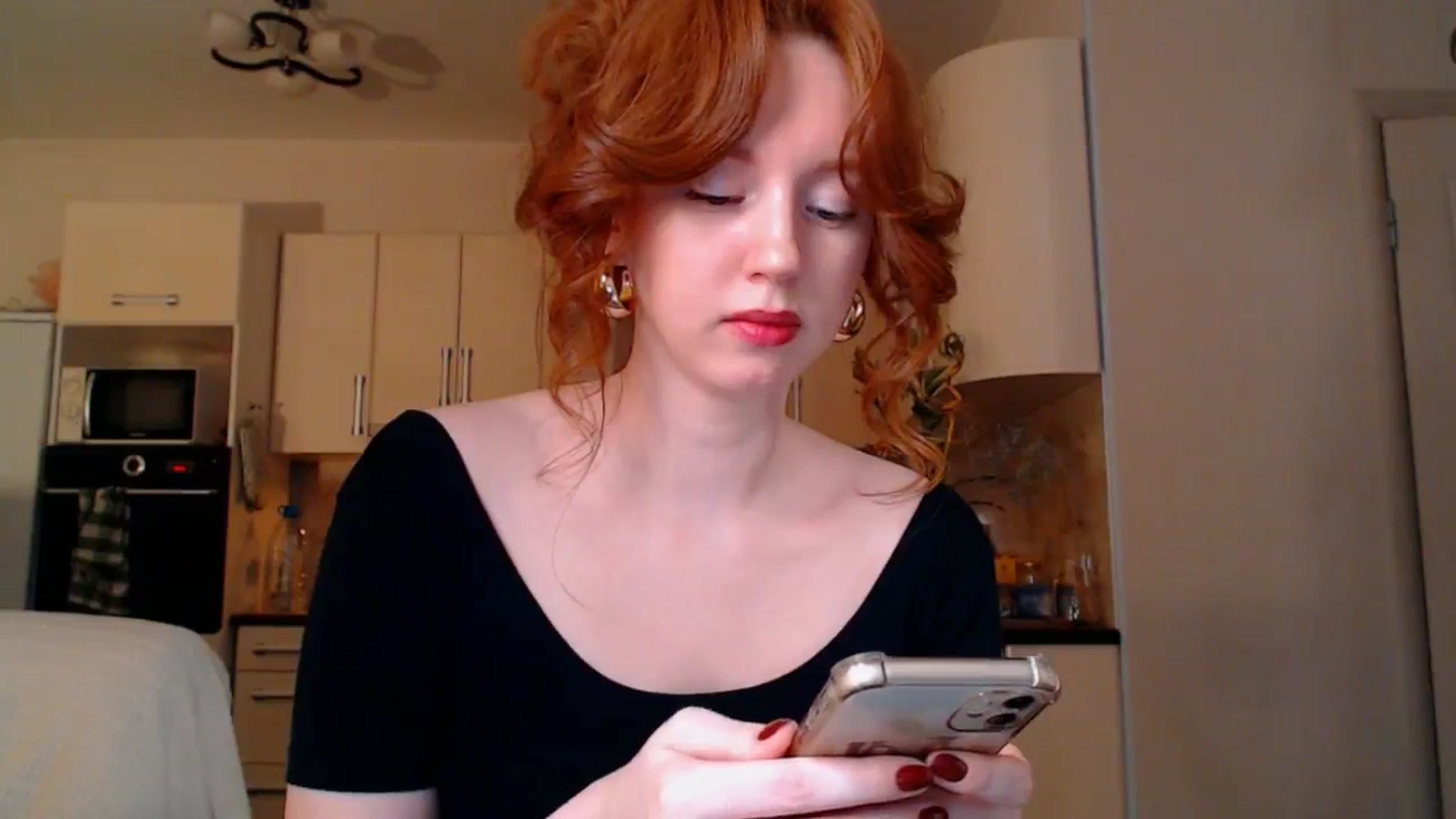 Gallery image thumbnail from DearSylvia's myfreecams stream on, 12/25/2024, 20:07 image 15 of 20