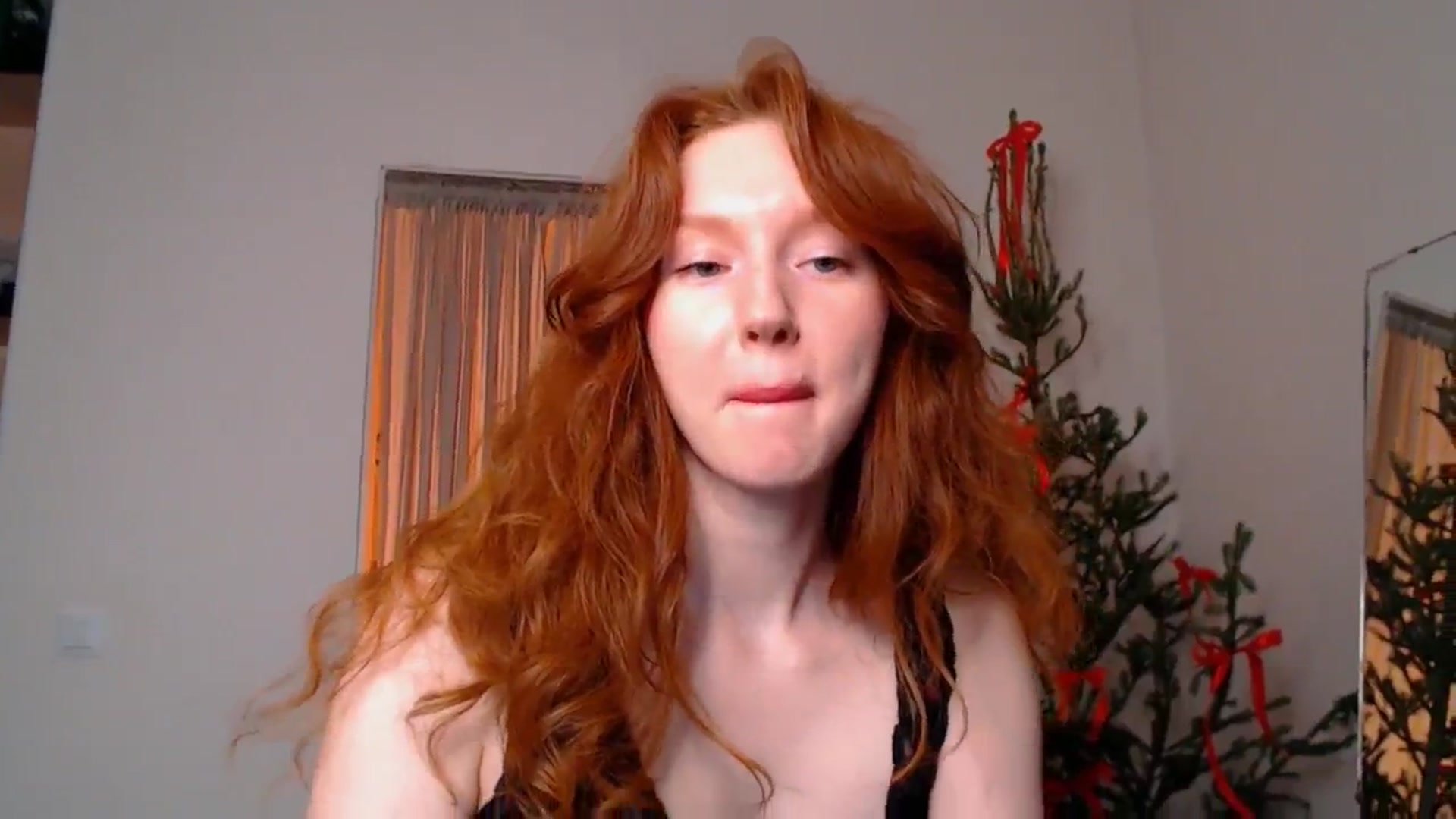 Gallery image thumbnail from DearSylvia's myfreecams stream on, 12/30/2024, 18:43 image 6 of 20