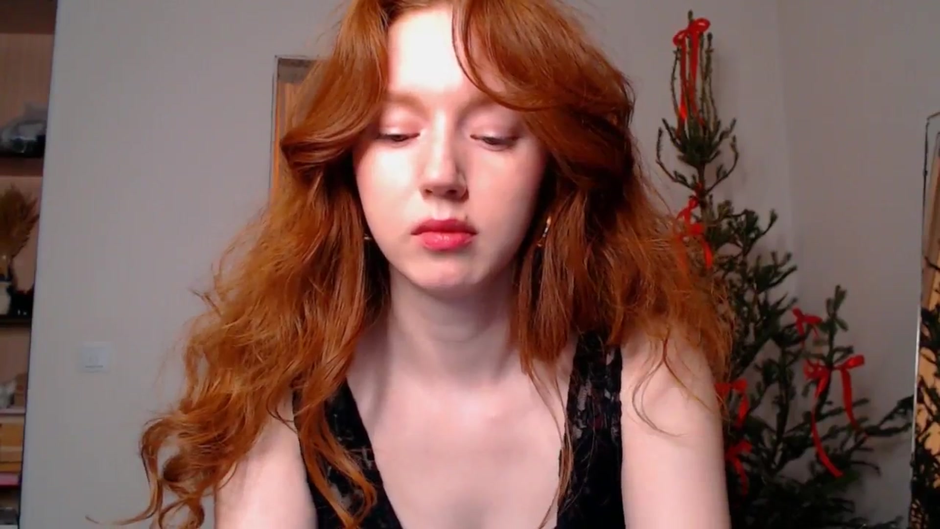 Gallery image thumbnail from DearSylvia's myfreecams stream on, 12/30/2024, 18:43 image 7 of 20