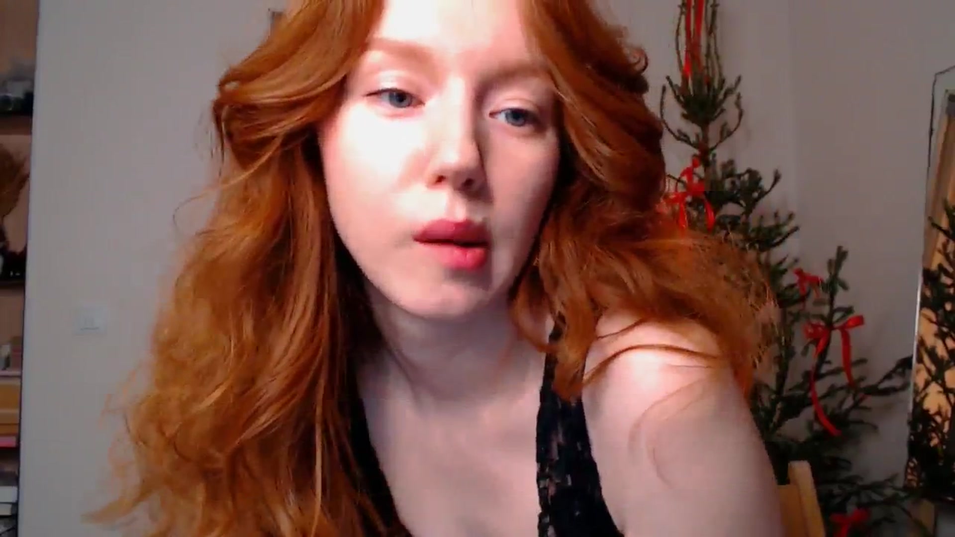 Gallery image thumbnail from DearSylvia's myfreecams stream on, 12/30/2024, 18:43 image 9 of 20