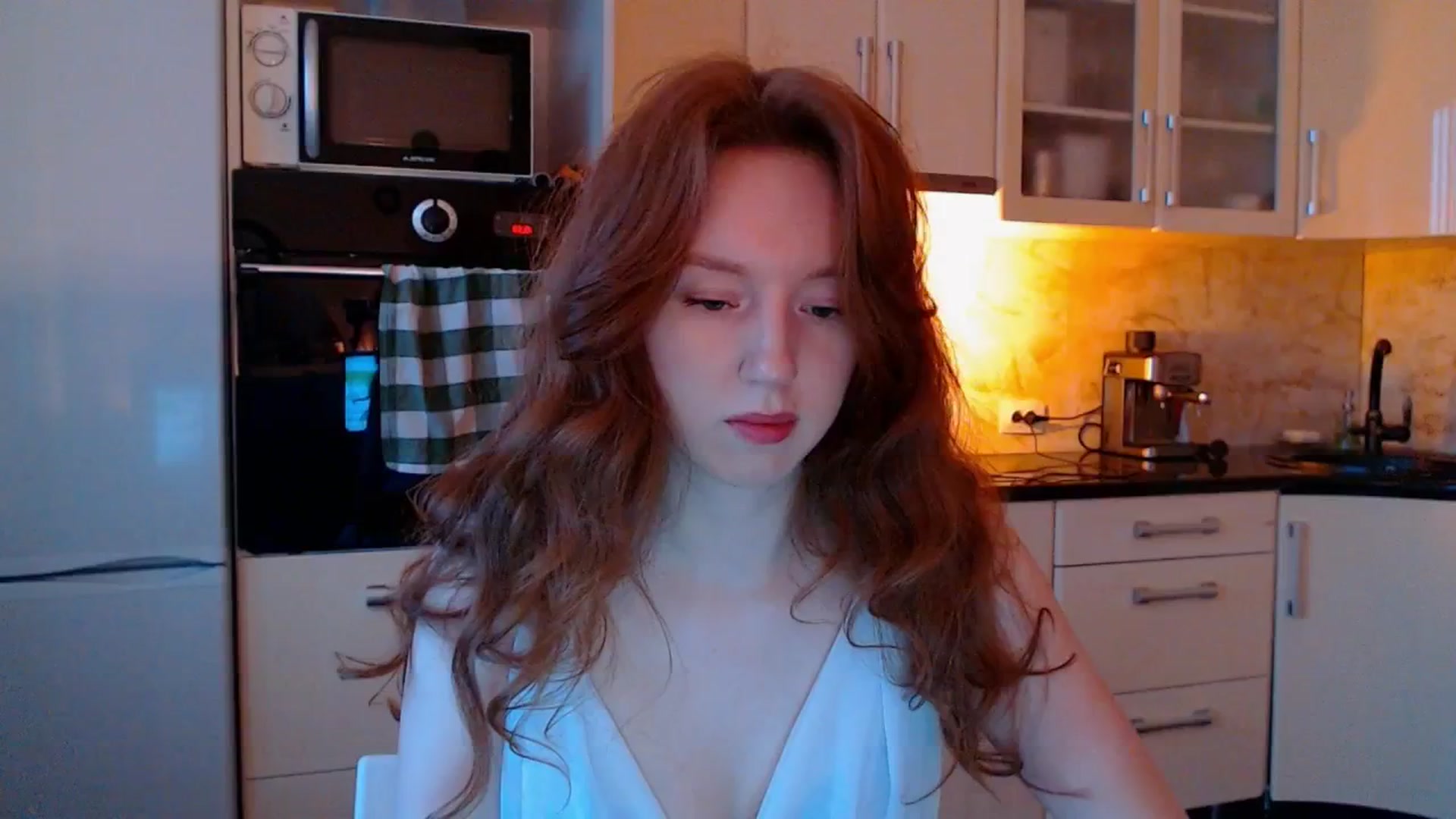 Gallery image thumbnail from DearSylvia's myfreecams stream on, 04/19/2025, 17:45 image 1 of 20