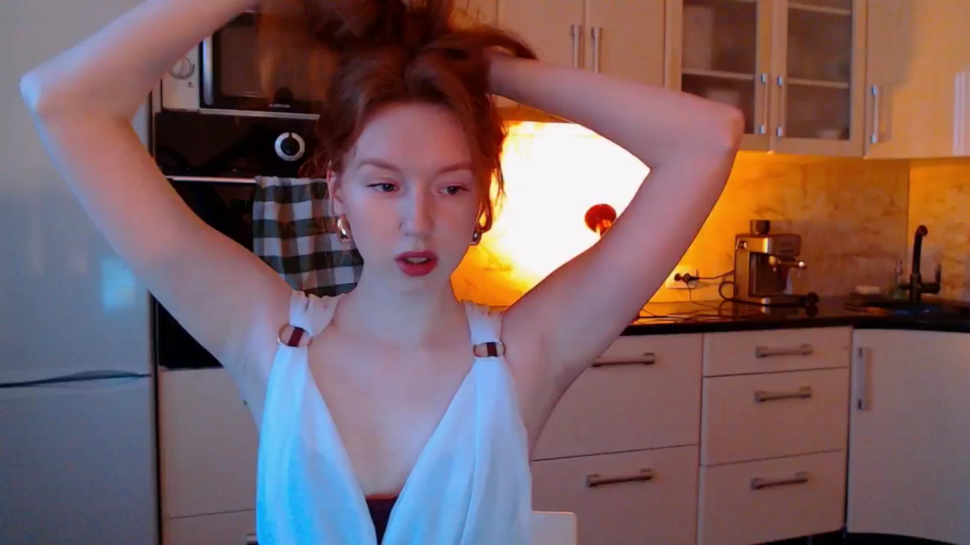 Gallery image thumbnail from DearSylvia's myfreecams stream on, 04/19/2025, 17:45 image 4 of 20