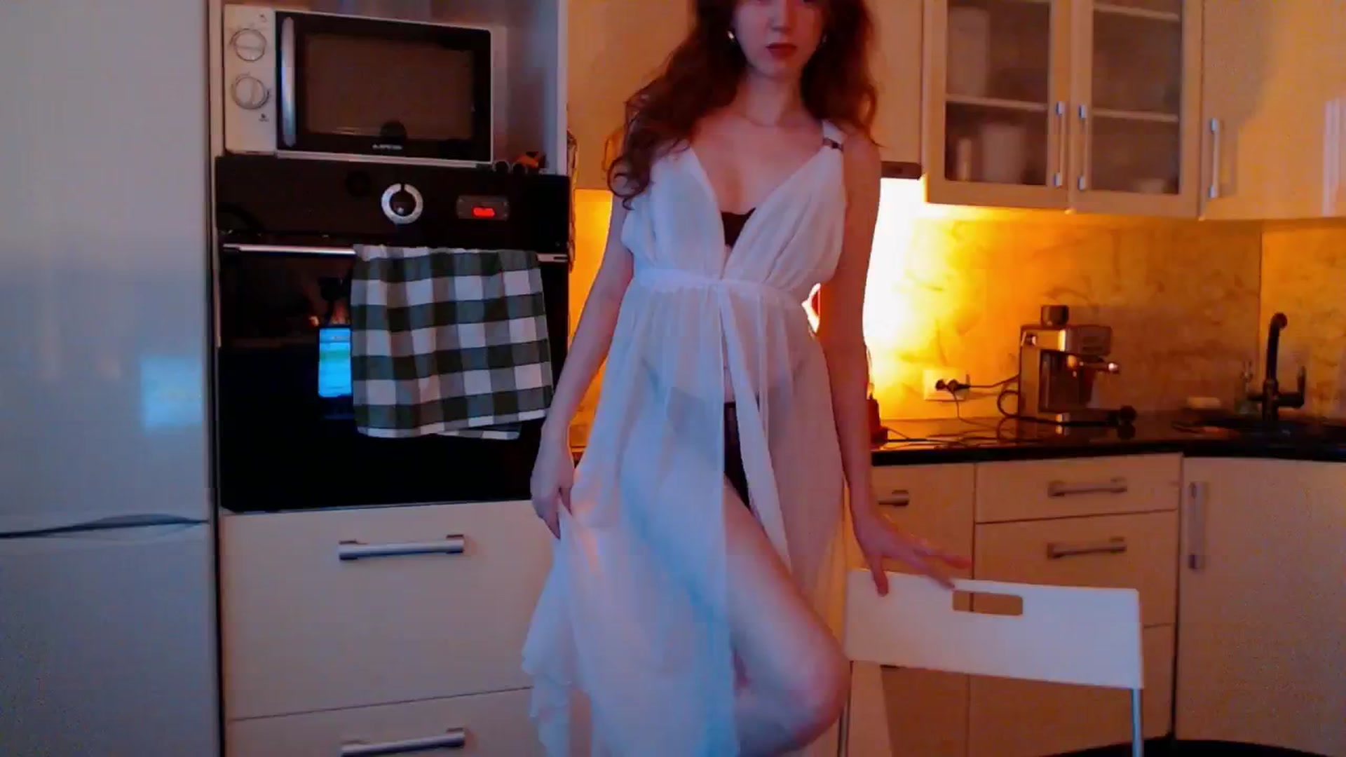Gallery image thumbnail from DearSylvia's myfreecams stream on, 04/19/2025, 17:45 image 5 of 20