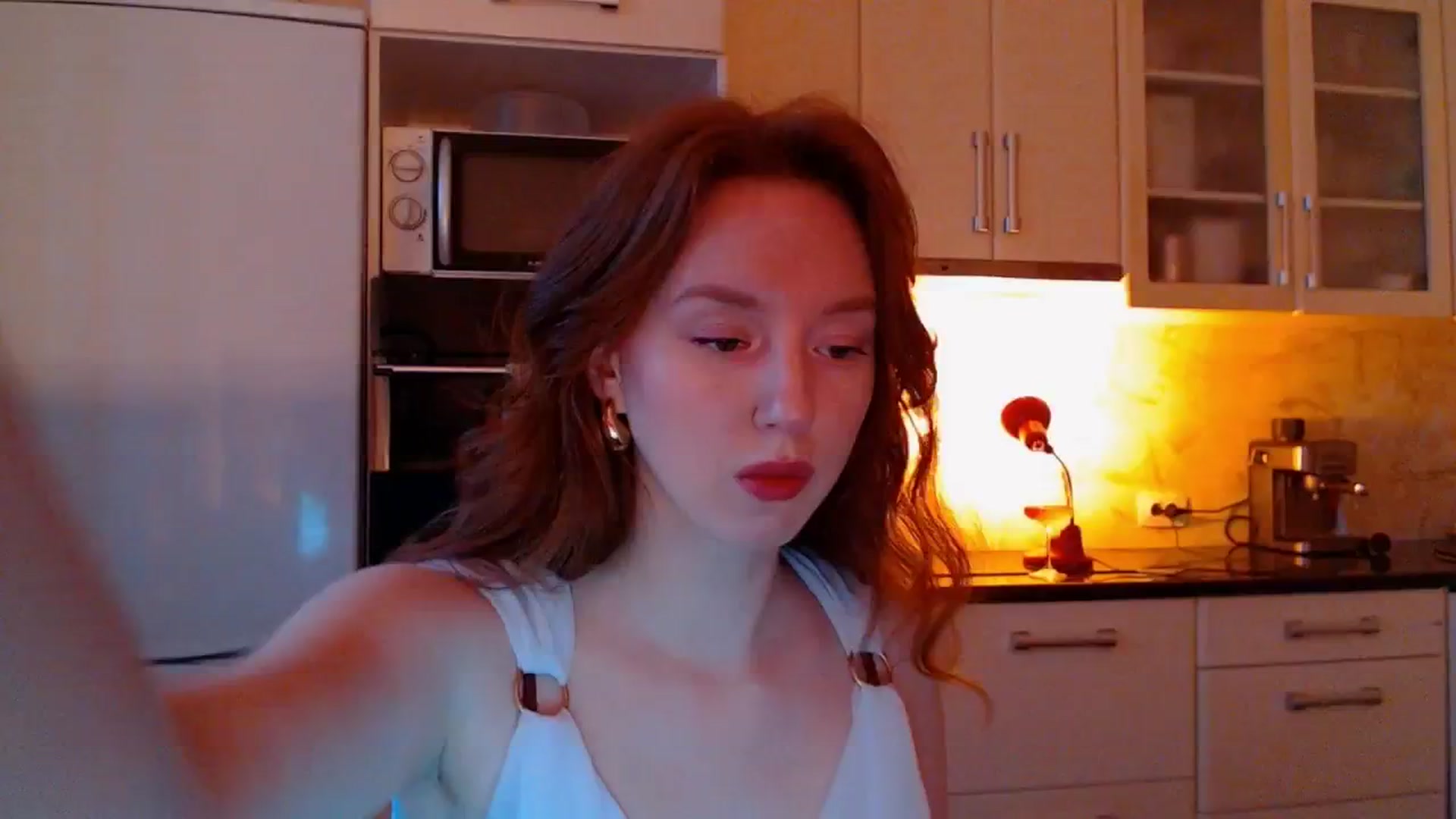 Gallery image thumbnail from DearSylvia's myfreecams stream on, 04/19/2025, 17:45 image 6 of 20