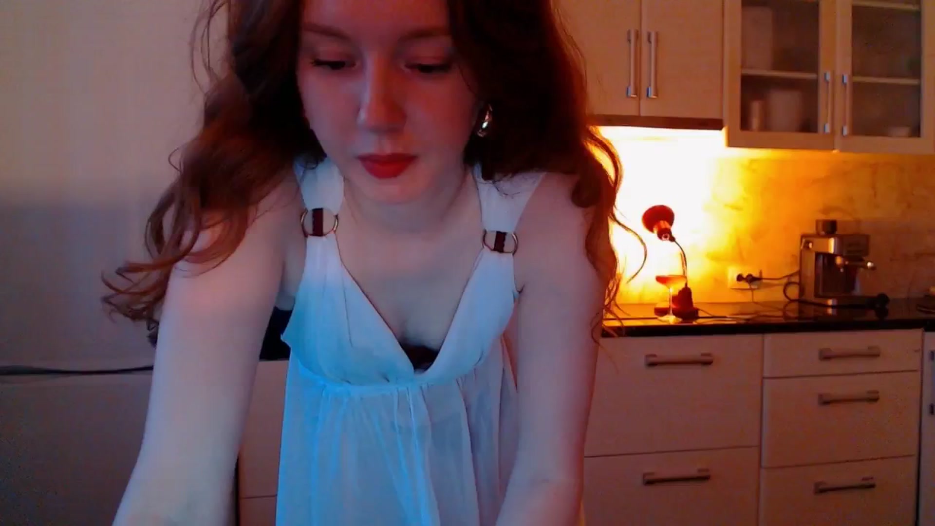 Gallery image thumbnail from DearSylvia's myfreecams stream on, 04/19/2025, 17:45 image 7 of 20