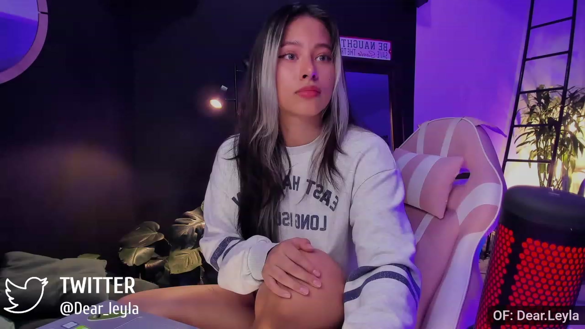 Gallery image thumbnail from Dear_Leyla's myfreecams stream on, 11/29/2022, 03:19 image 20 of 20