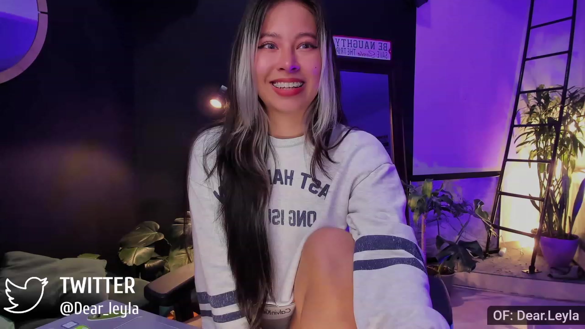 Gallery image thumbnail from Dear_Leyla's myfreecams stream on, 11/29/2022, 03:19 image 13 of 20