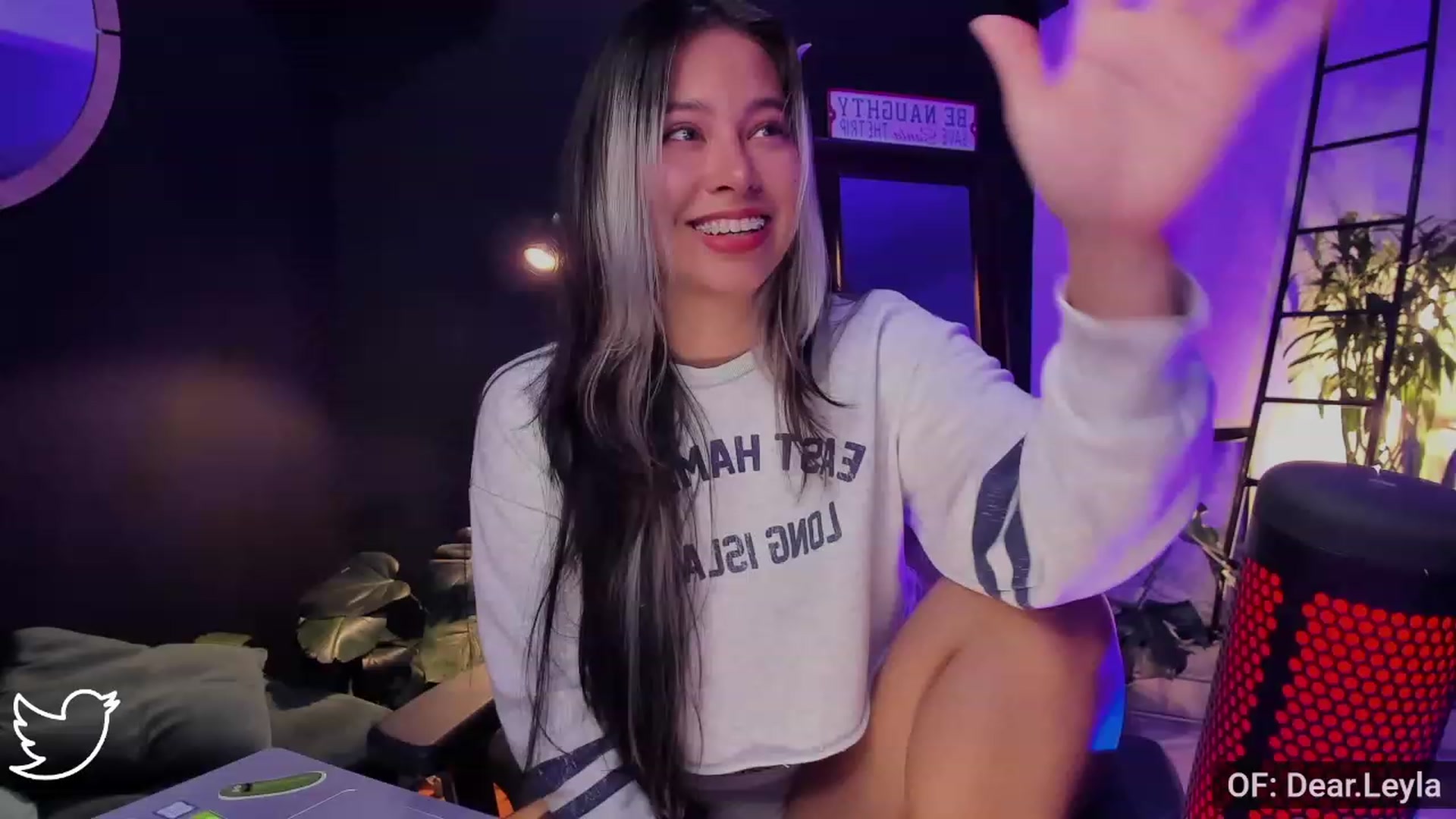 Gallery image thumbnail from Dear_Leyla's myfreecams stream on, 11/29/2022, 03:19 image 14 of 20