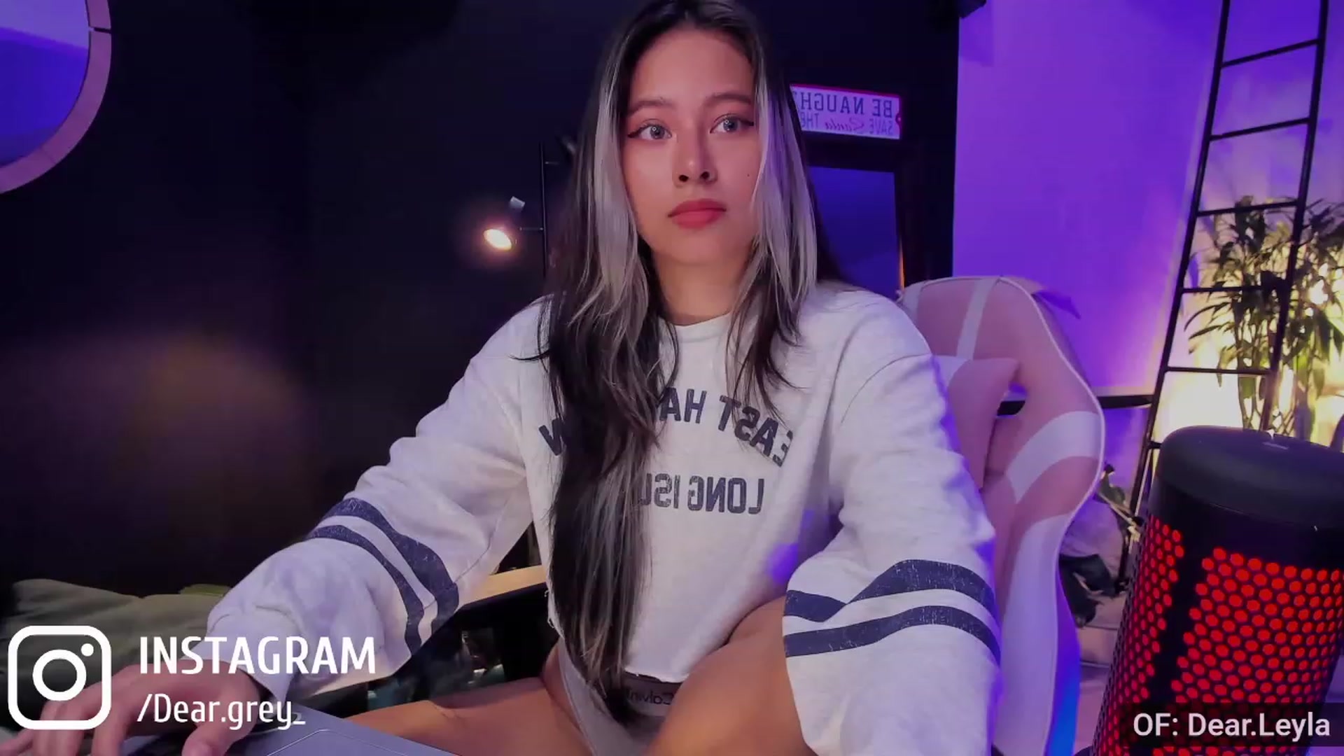 Gallery image thumbnail from Dear_Leyla's myfreecams stream on, 11/29/2022, 03:19 image 19 of 20