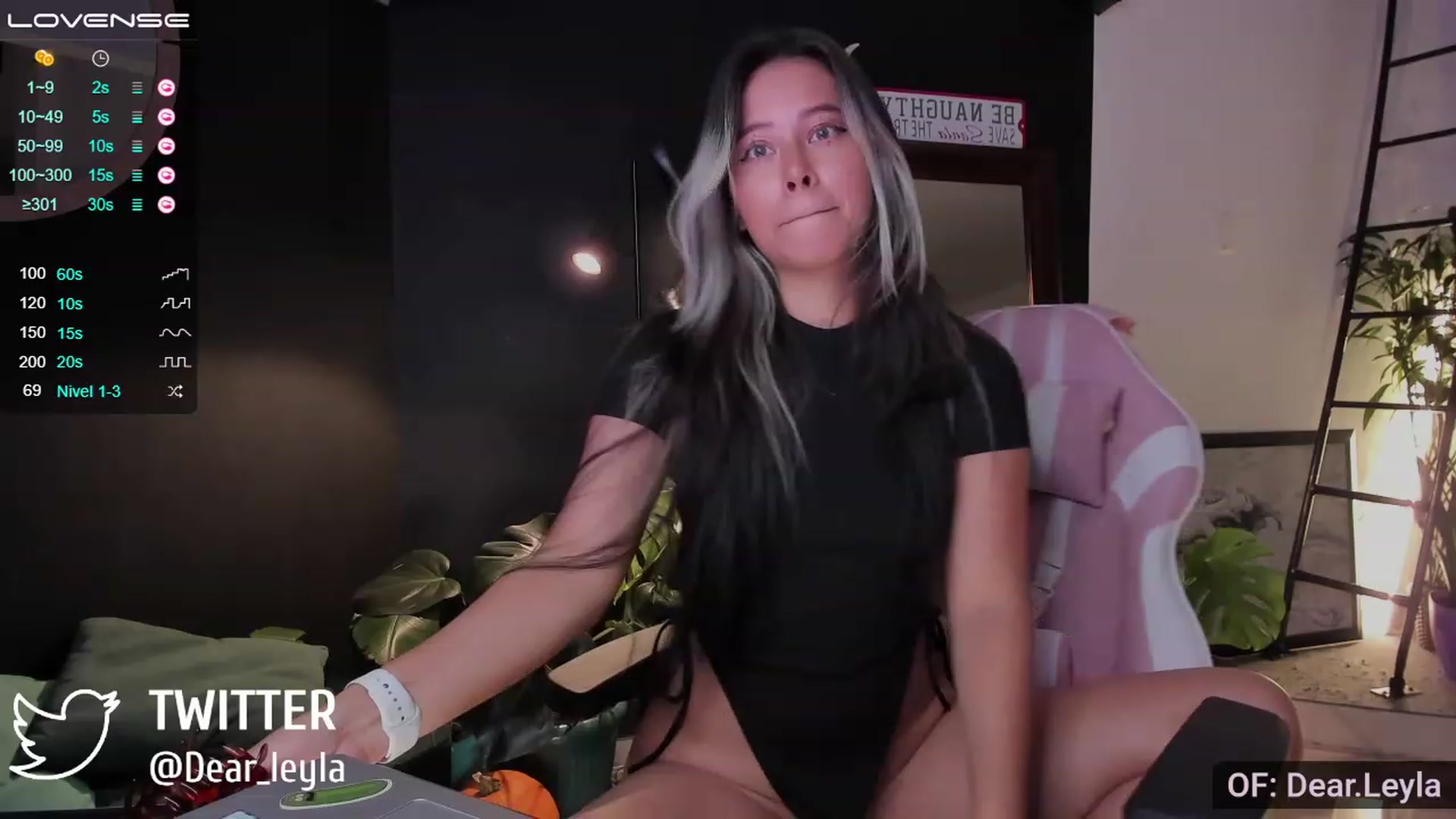 Gallery image thumbnail from Dear_Leyla's myfreecams stream on, 12/01/2022, 02:48 image 6 of 20