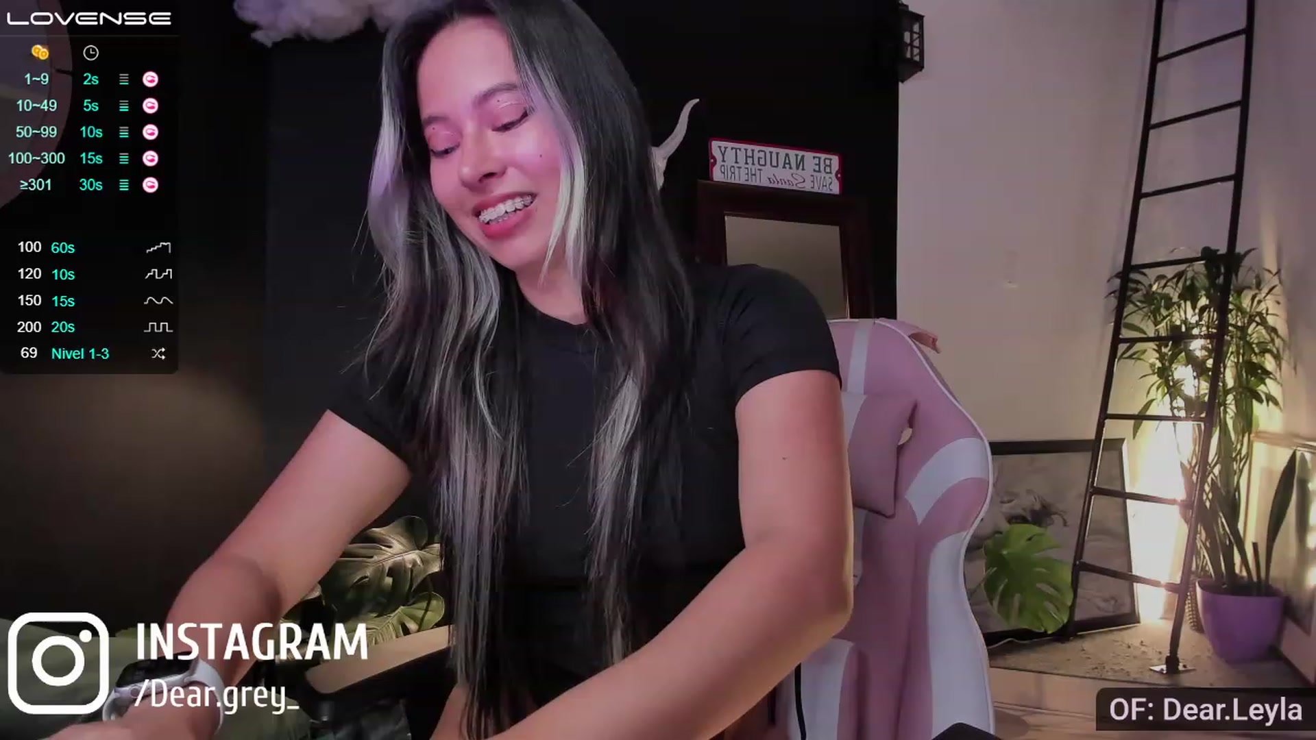 Gallery image thumbnail from Dear_Leyla's myfreecams stream on, 12/01/2022, 02:48 image 13 of 20
