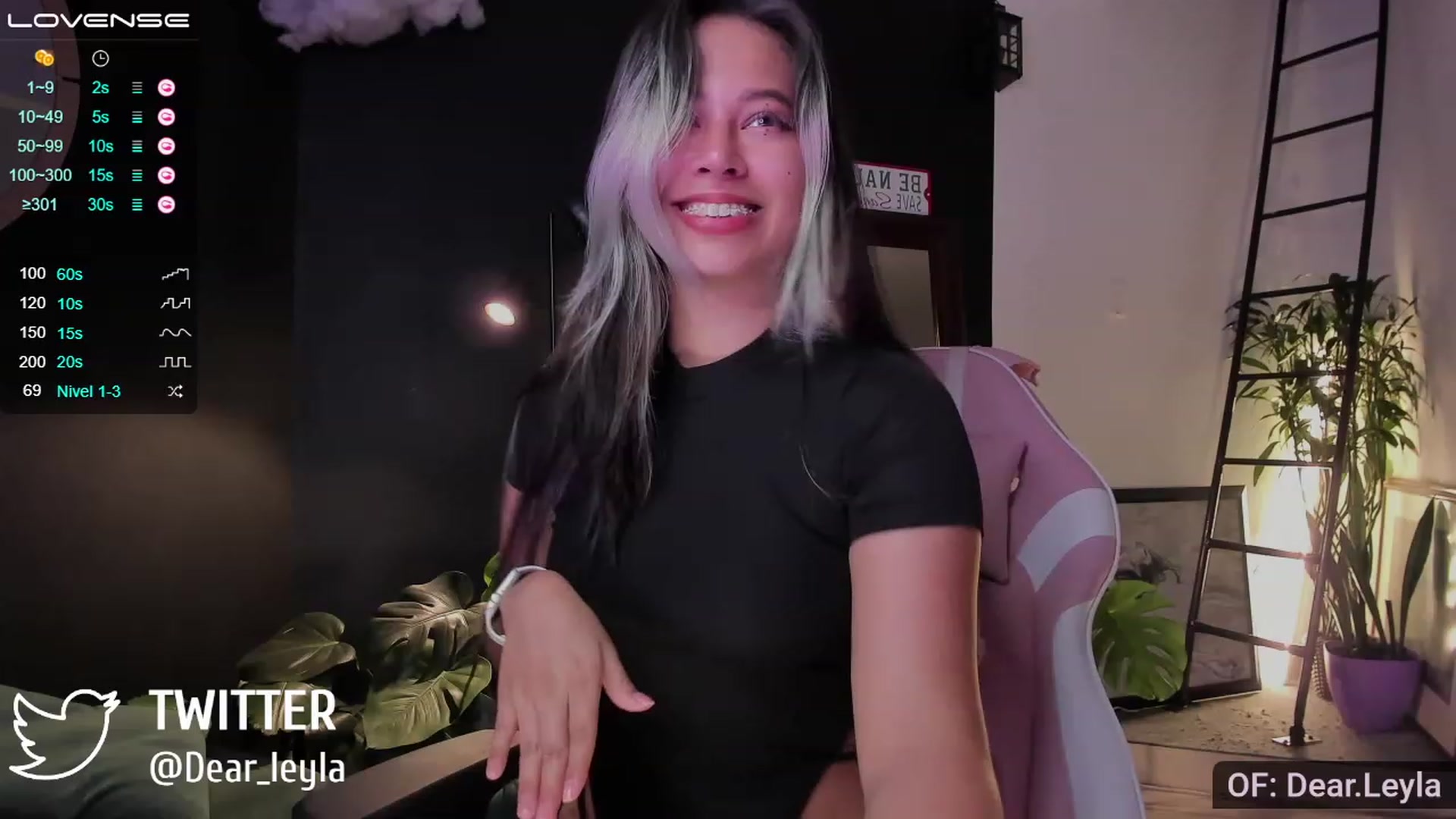 Gallery image thumbnail from Dear_Leyla's myfreecams stream on, 12/01/2022, 02:48 image 14 of 20
