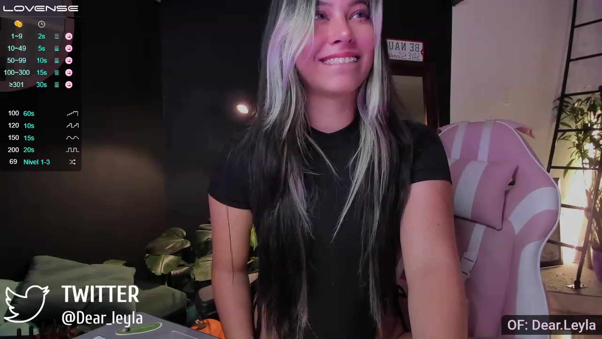 Gallery image thumbnail from Dear_Leyla's myfreecams stream on, 12/01/2022, 02:48 image 12 of 20