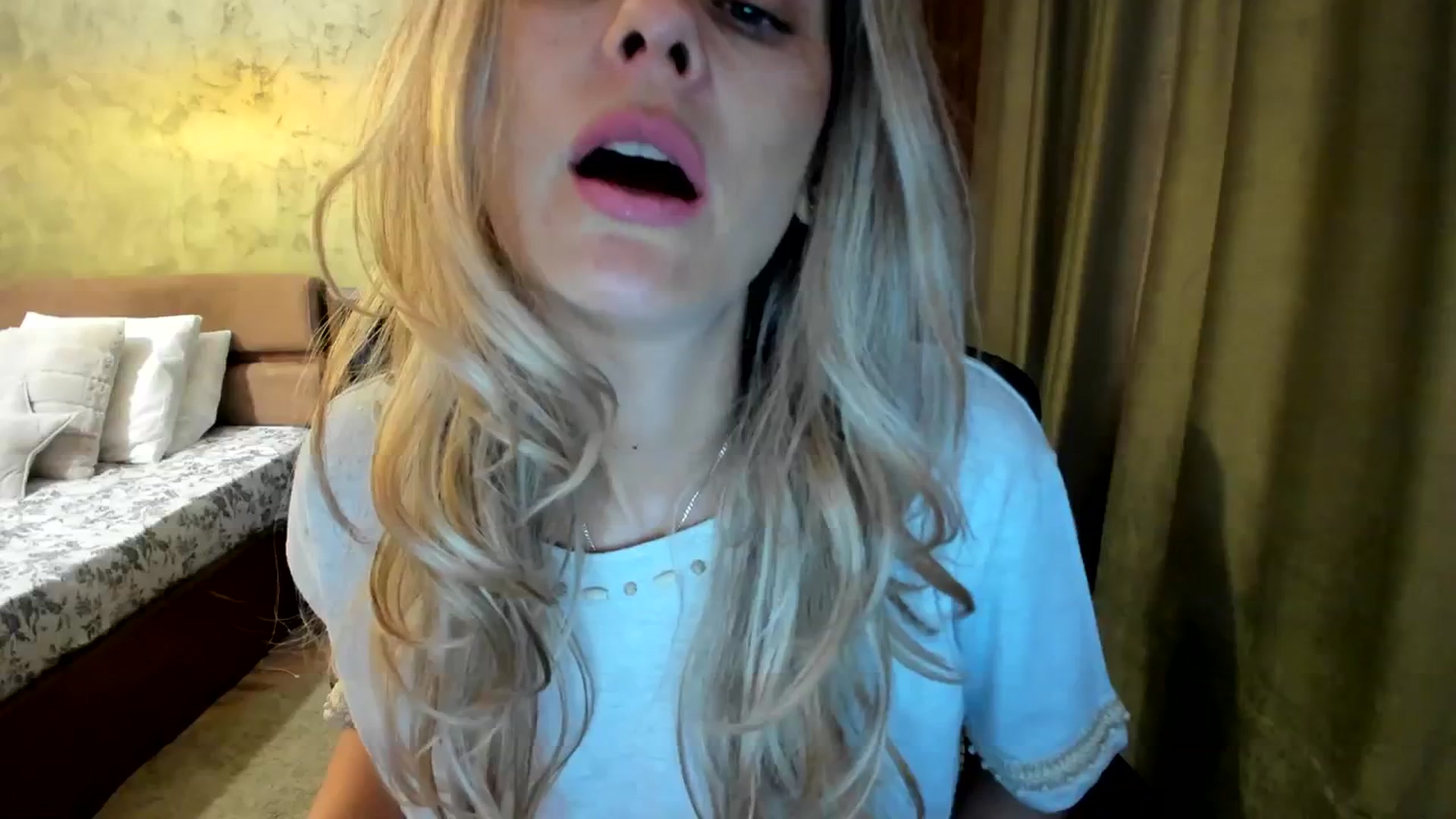 Gallery image thumbnail from DebbyPaige's myfreecams stream on, 09/15/2023, 08:20 image 4 of 20