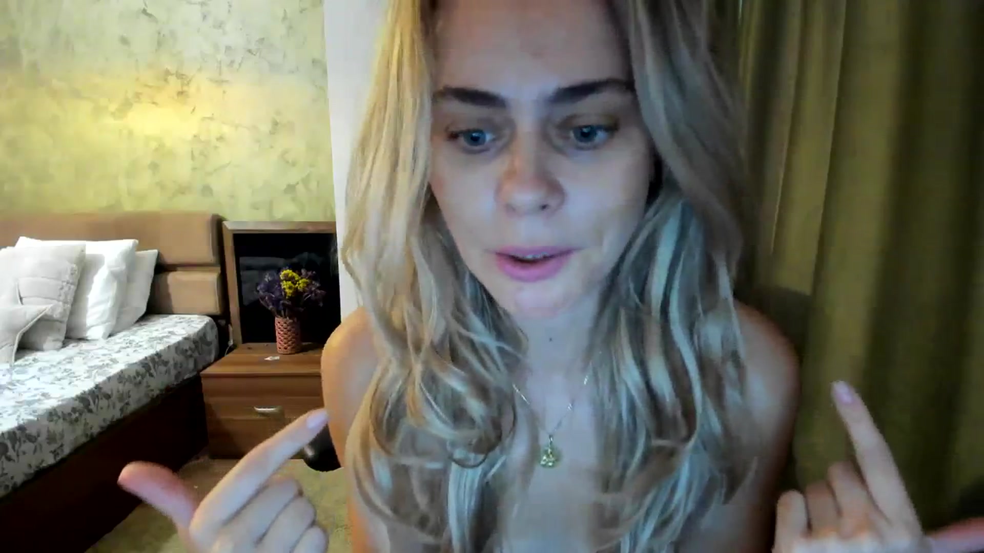 Gallery image thumbnail from DebbyPaige's myfreecams stream on, 09/15/2023, 08:20 image 15 of 20