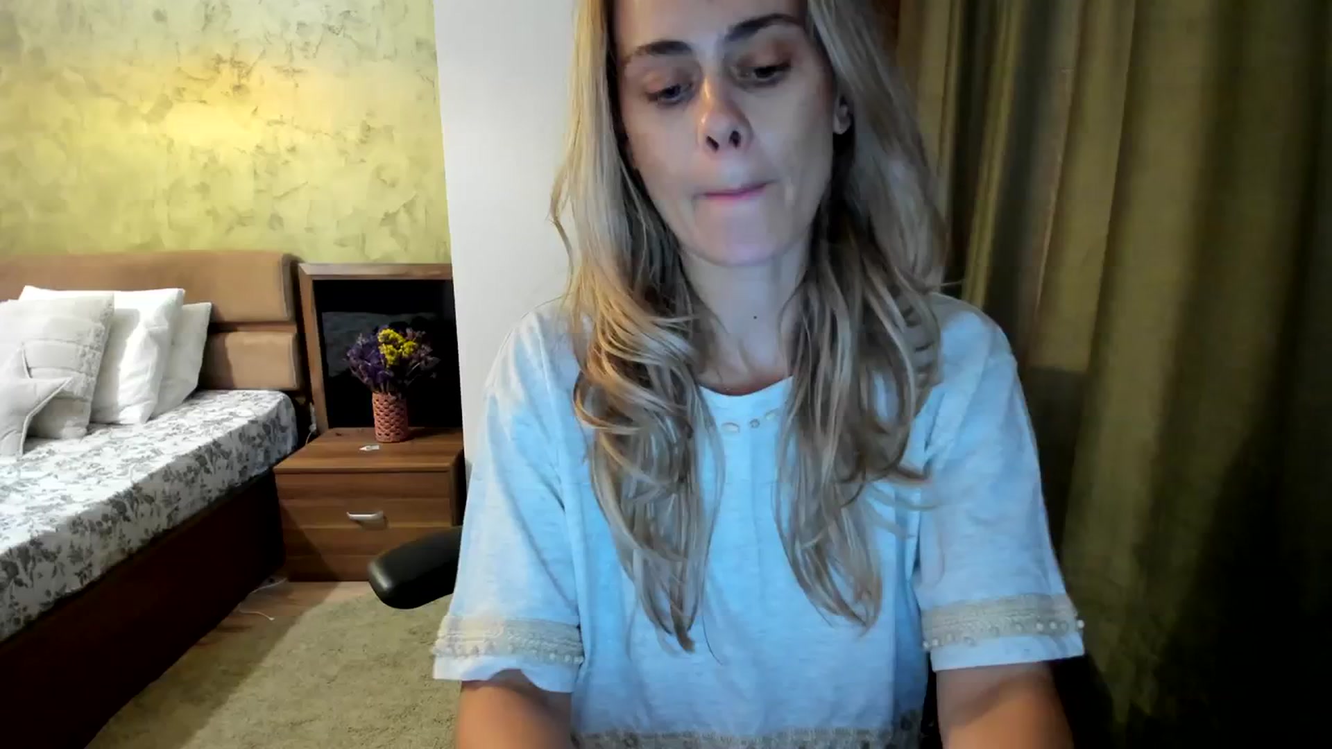 Gallery image thumbnail from DebbyPaige's myfreecams stream on, 09/15/2023, 08:20 image 1 of 20