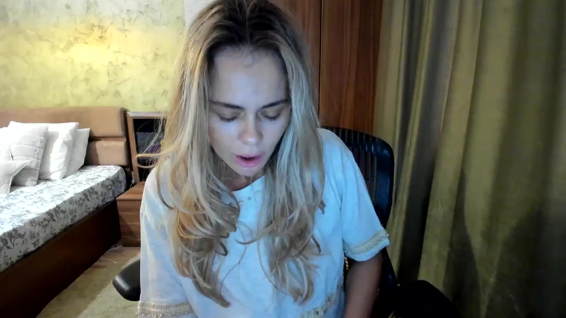Gallery image thumbnail from DebbyPaige's myfreecams stream on, 09/15/2023, 08:20 image 5 of 20