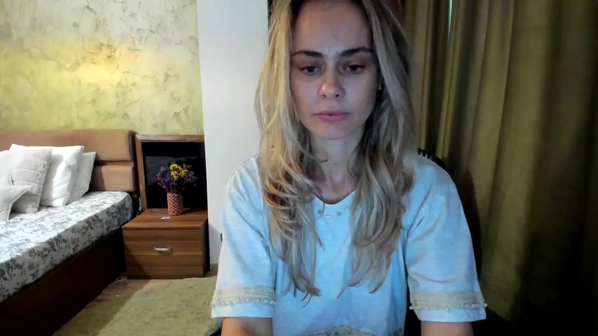 Gallery image thumbnail from DebbyPaige's myfreecams stream on, 09/15/2023, 08:20 image 19 of 20
