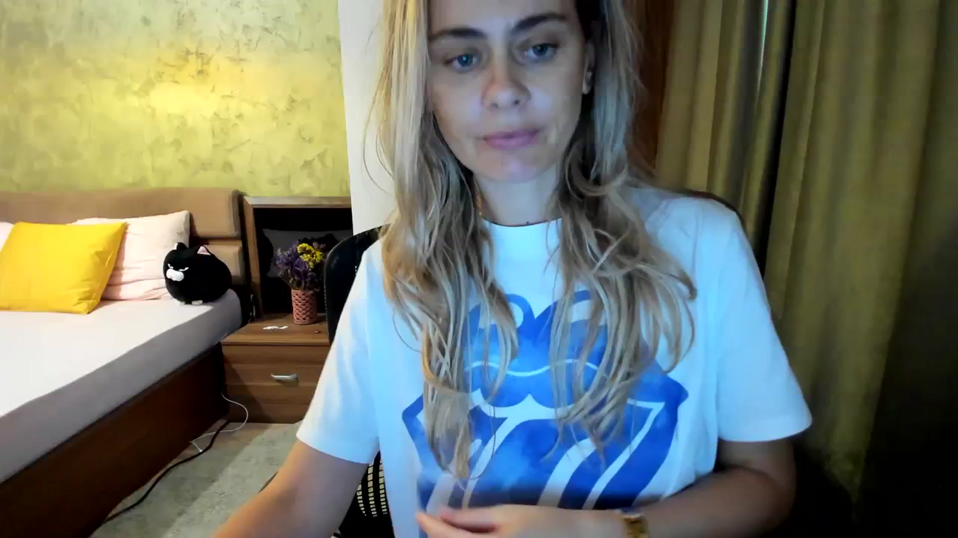 Gallery image thumbnail from DebbyPaige's myfreecams stream on, 09/16/2023, 10:18 image 1 of 20