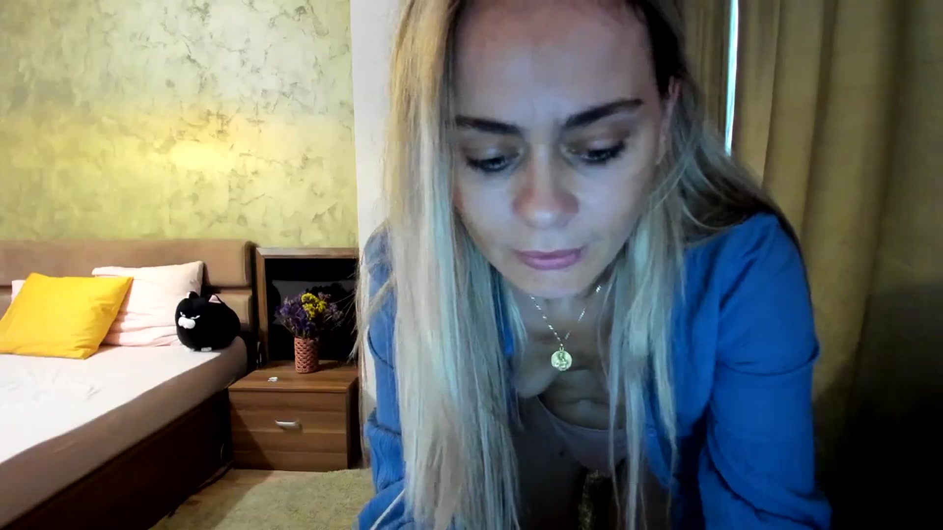 Gallery image thumbnail from DebbyPaige's myfreecams stream on, 09/17/2023, 09:07 image 6 of 20