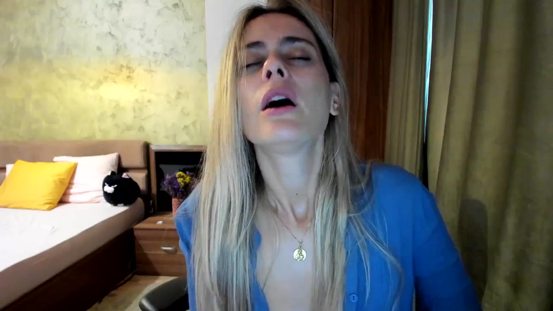 Gallery image thumbnail from DebbyPaige's myfreecams stream on, 09/17/2023, 09:07 image 7 of 20