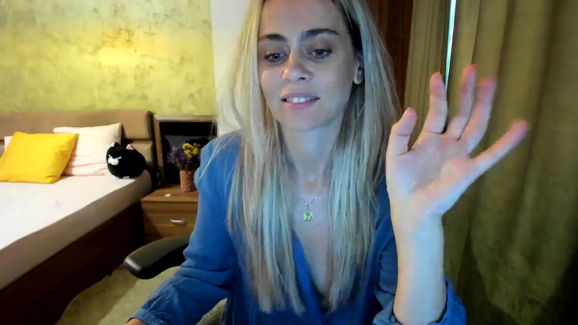 Gallery image thumbnail from DebbyPaige's myfreecams stream on, 09/17/2023, 09:07 image 14 of 20
