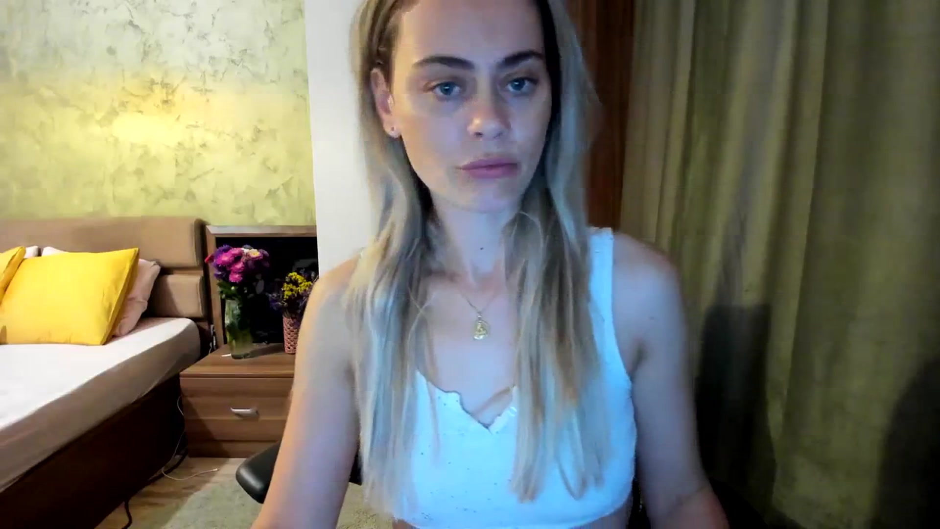 Gallery image thumbnail from DebbyPaige's myfreecams stream on, 09/18/2023, 11:36 image 6 of 20