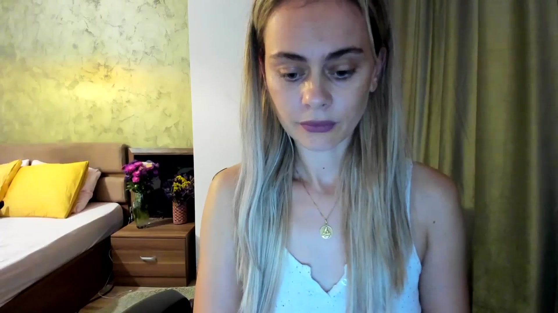 Gallery image thumbnail from DebbyPaige's myfreecams stream on, 09/18/2023, 12:47 image 18 of 20