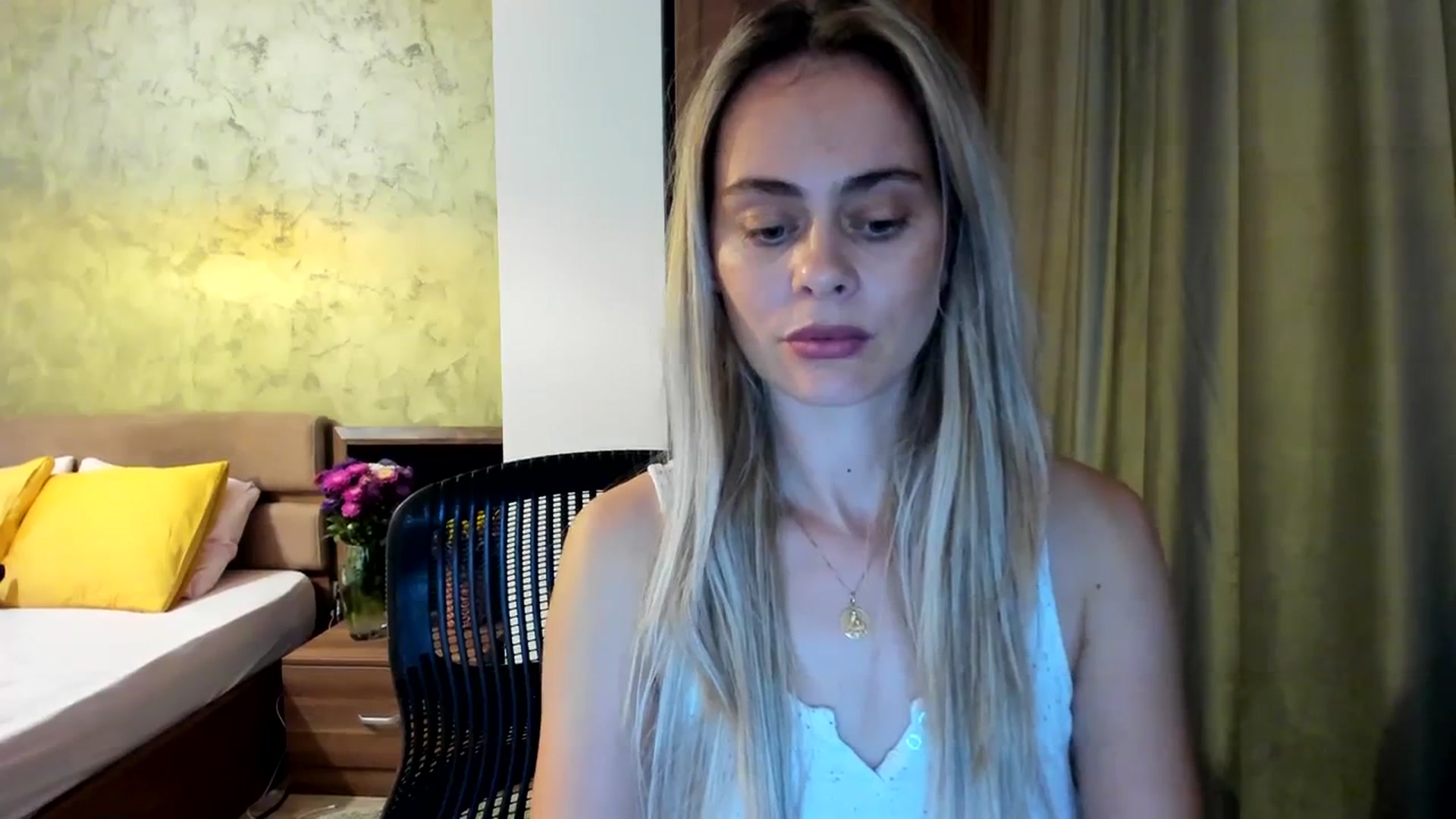 Gallery image thumbnail from DebbyPaige's myfreecams stream on, 09/18/2023, 12:47 image 9 of 20