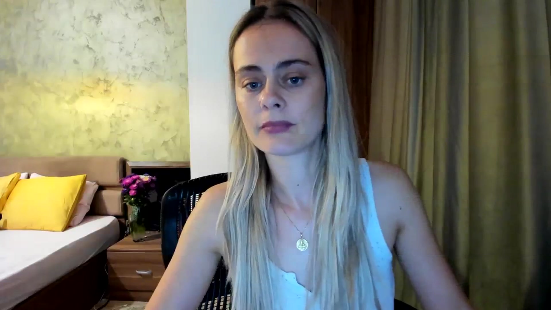 Gallery image thumbnail from DebbyPaige's myfreecams stream on, 09/18/2023, 12:47 image 2 of 20