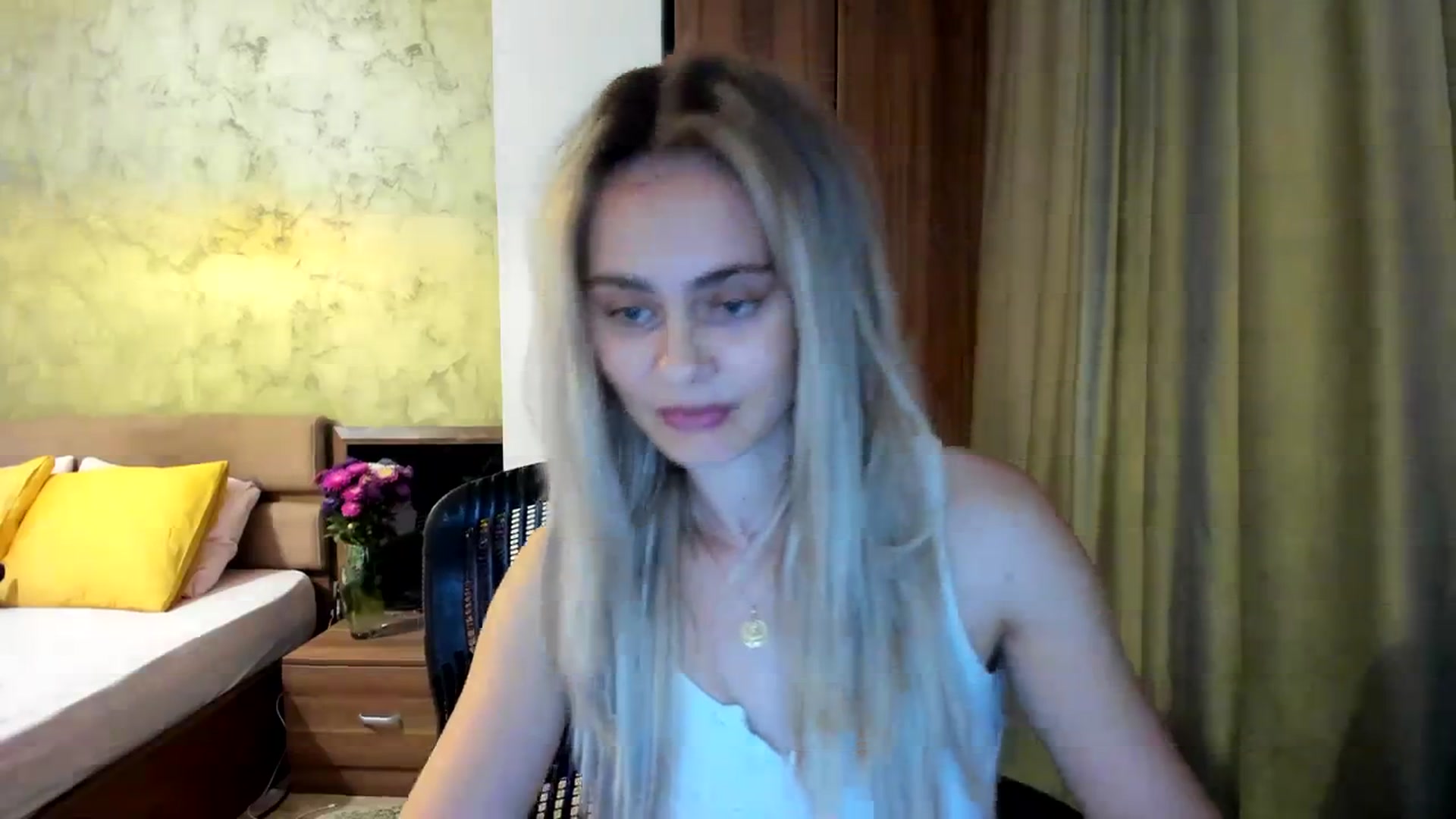 Gallery image thumbnail from DebbyPaige's myfreecams stream on, 09/18/2023, 12:47 image 4 of 20