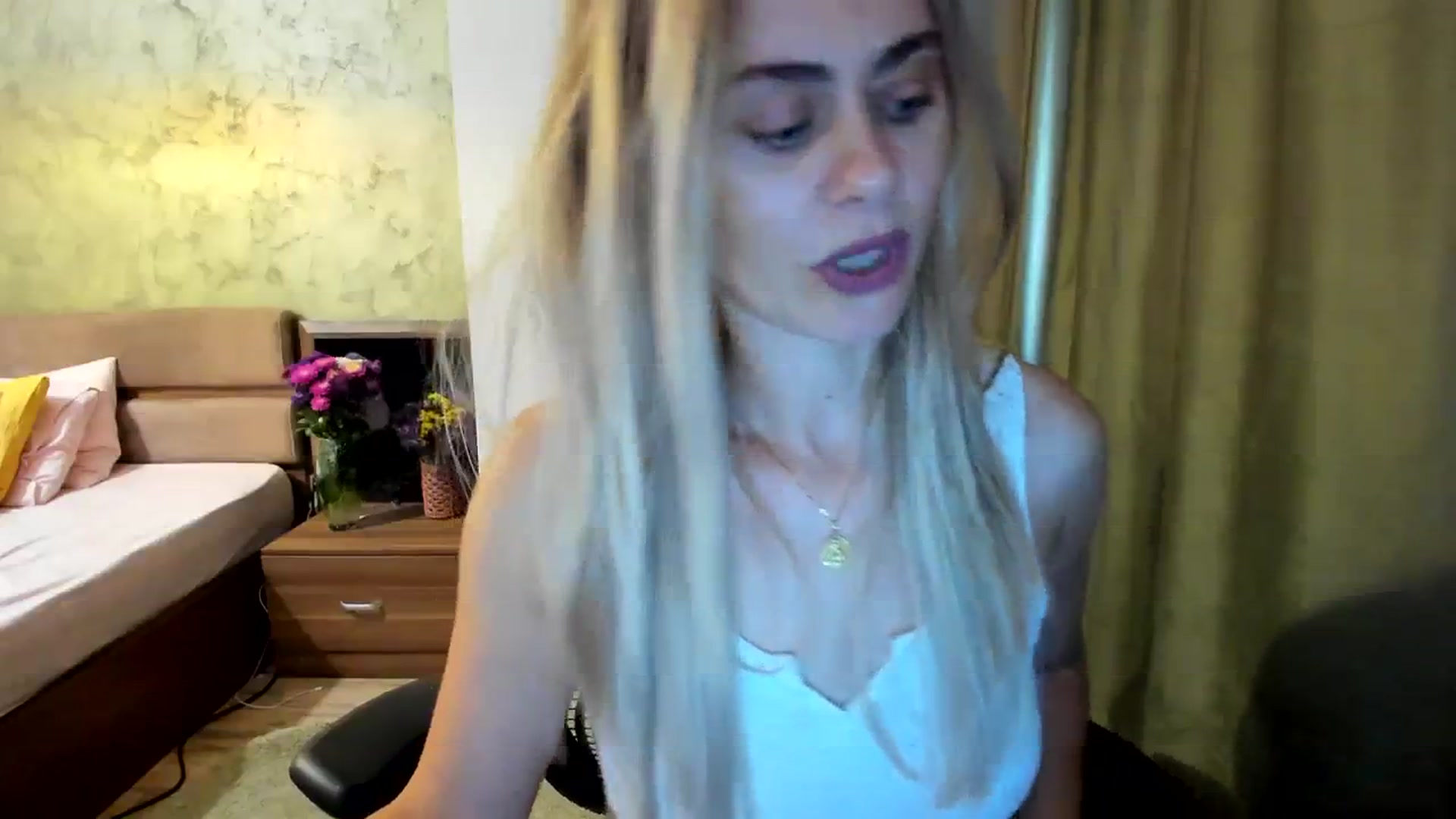 Gallery image thumbnail from DebbyPaige's myfreecams stream on, 09/18/2023, 13:47 image 14 of 20