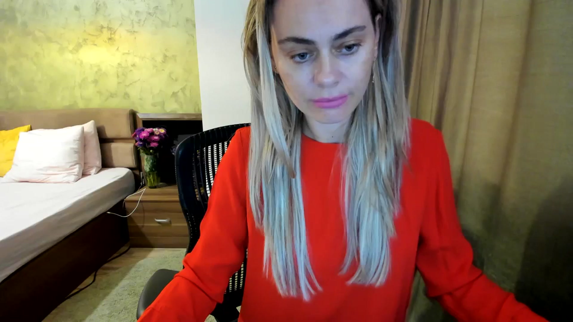 Gallery image thumbnail from DebbyPaige's myfreecams stream on, 09/19/2023, 07:42 image 17 of 20