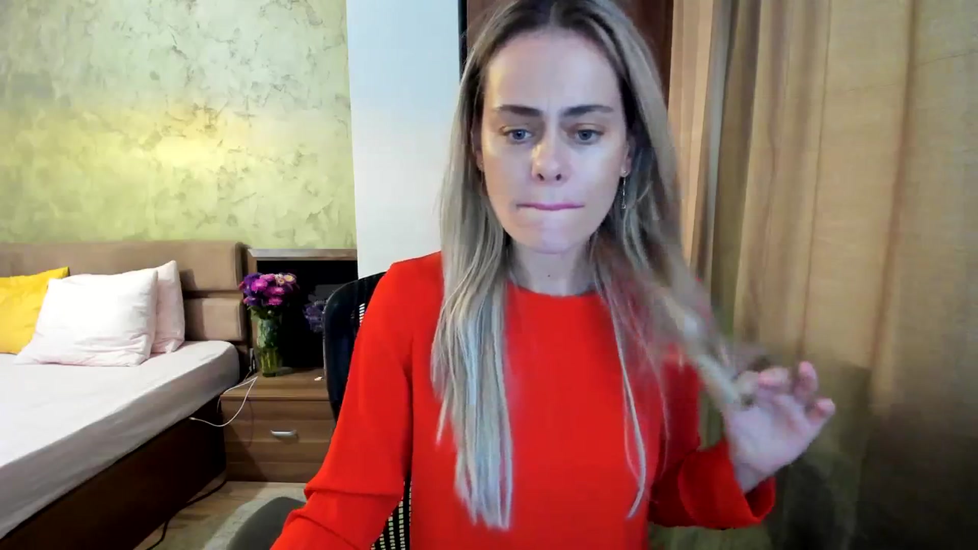 Gallery image thumbnail from DebbyPaige's myfreecams stream on, 09/19/2023, 07:42 image 10 of 20