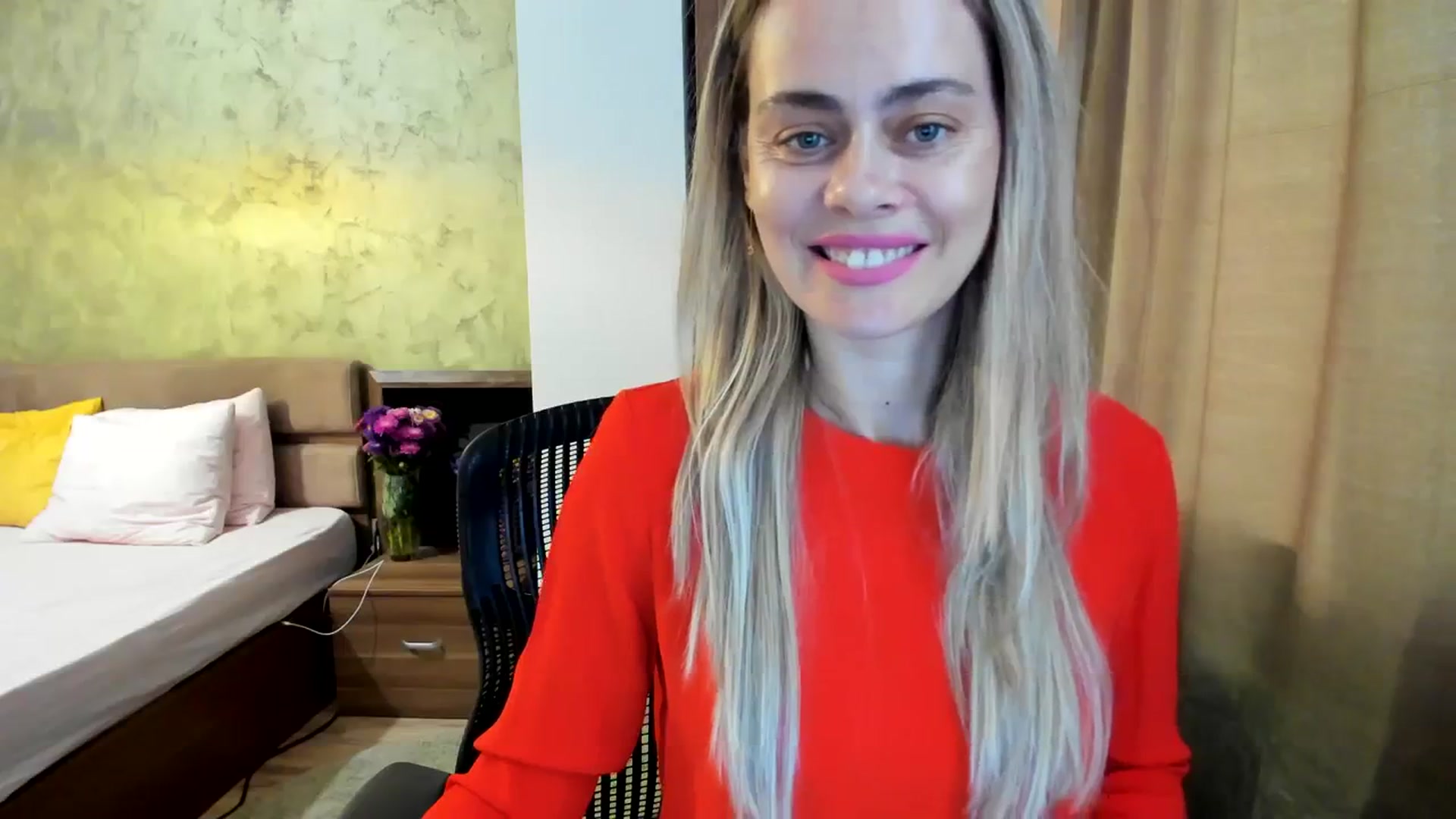 Gallery image thumbnail from DebbyPaige's myfreecams stream on, 09/19/2023, 07:42 image 8 of 20