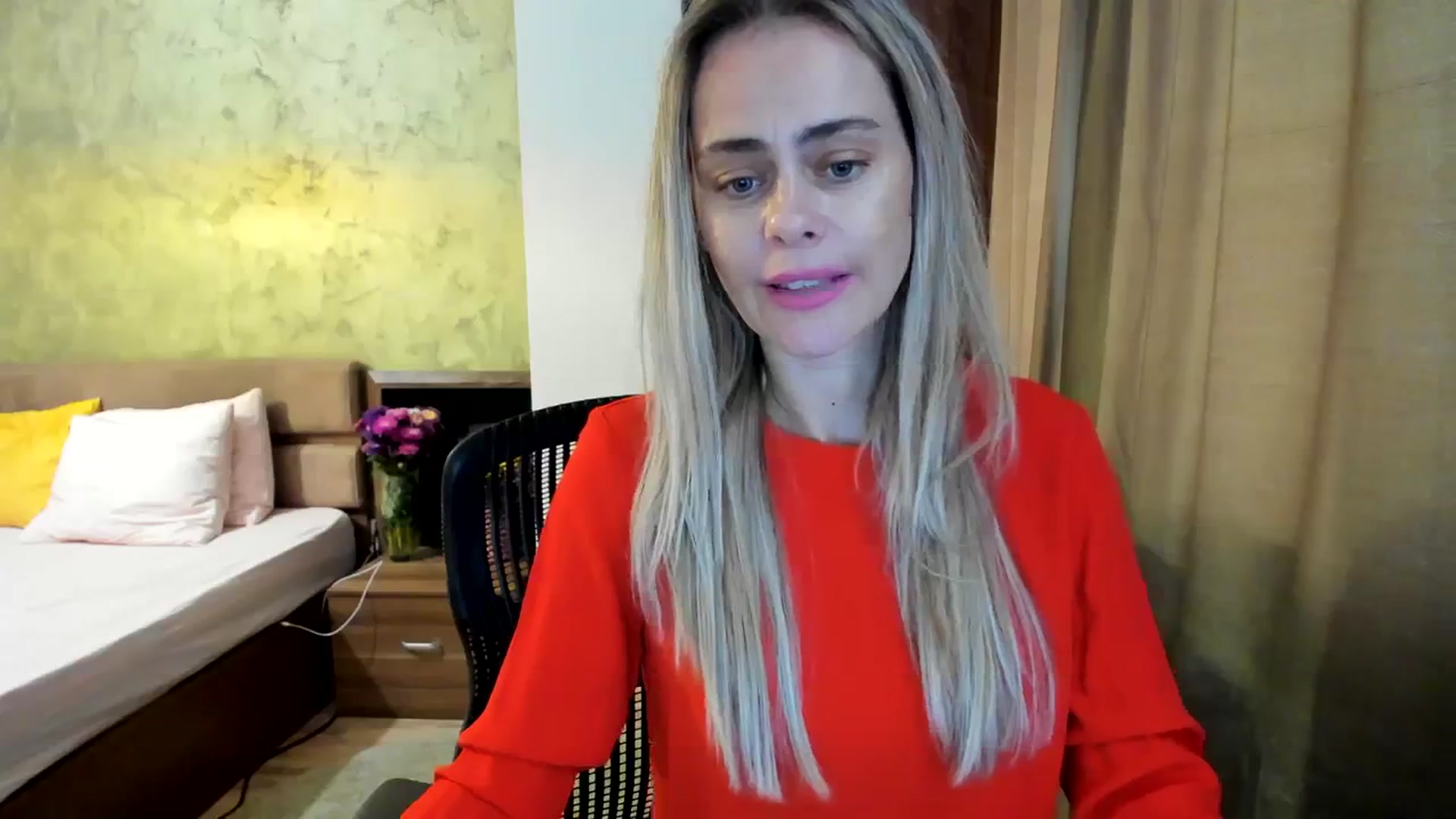 Gallery image thumbnail from DebbyPaige's myfreecams stream on, 09/19/2023, 07:42 image 7 of 20